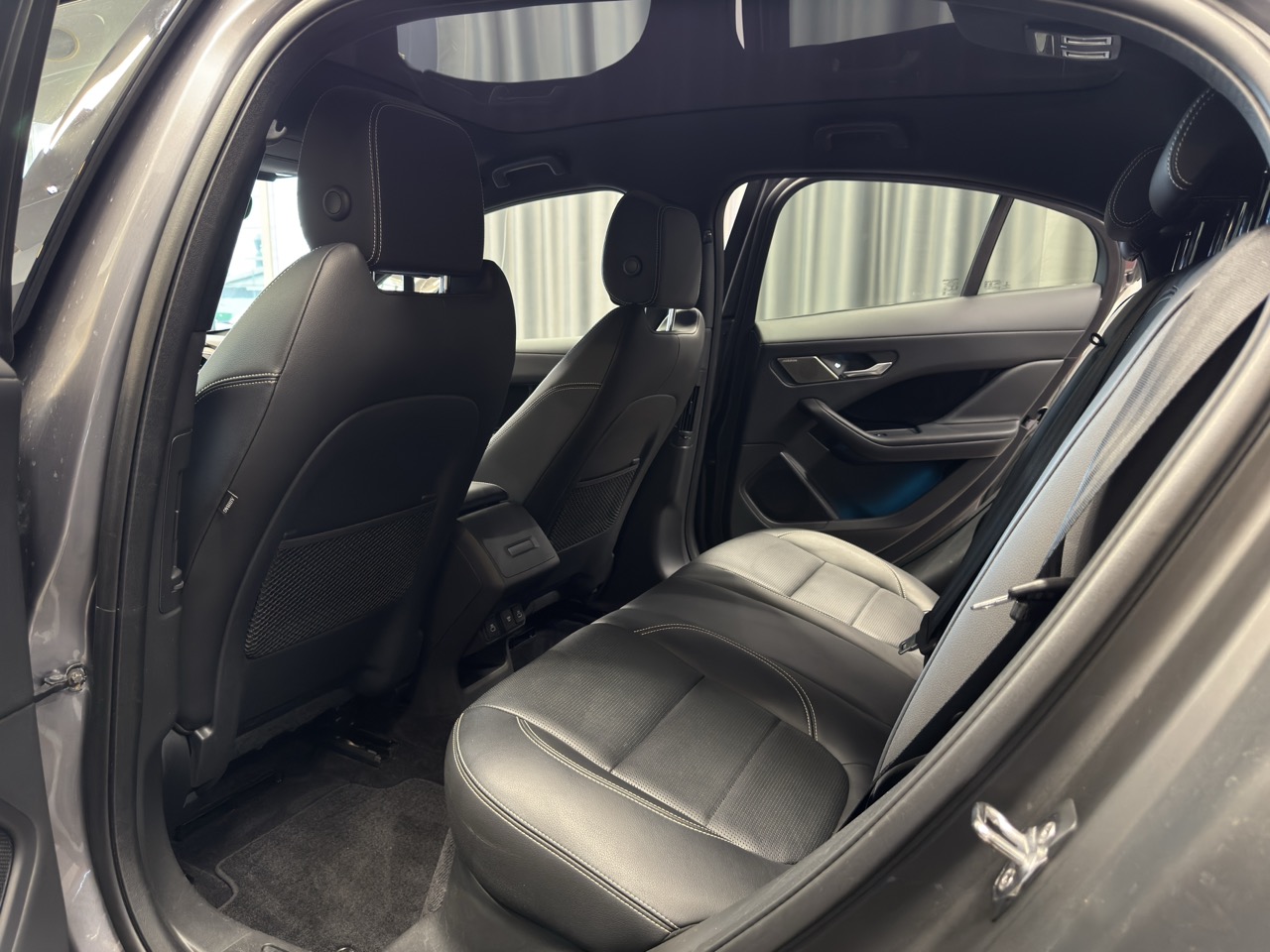 Car image 25