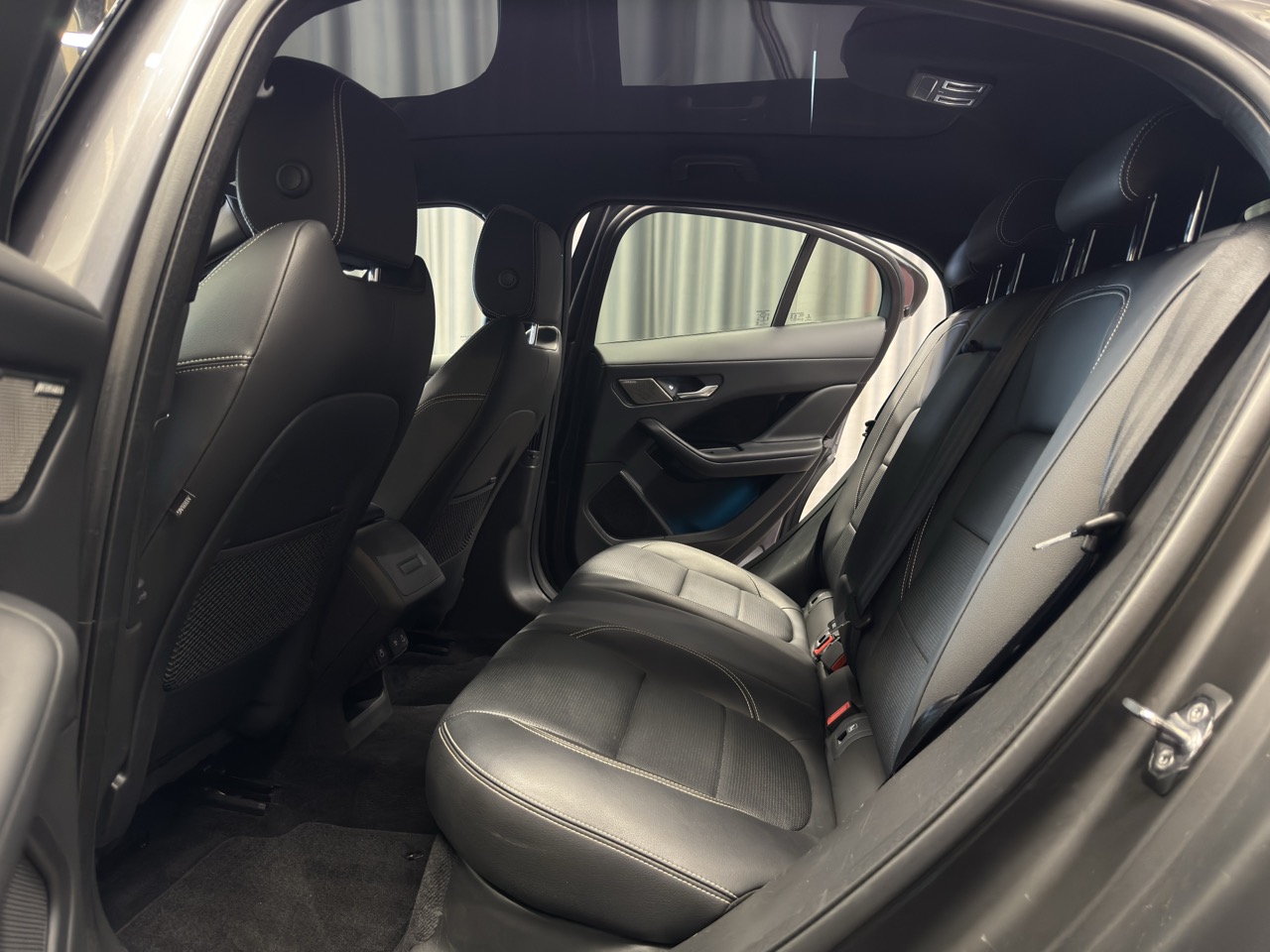 Car image 26