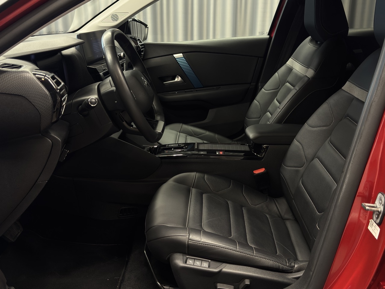 Car image 8
