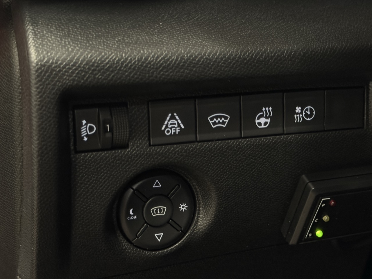 Car image 23