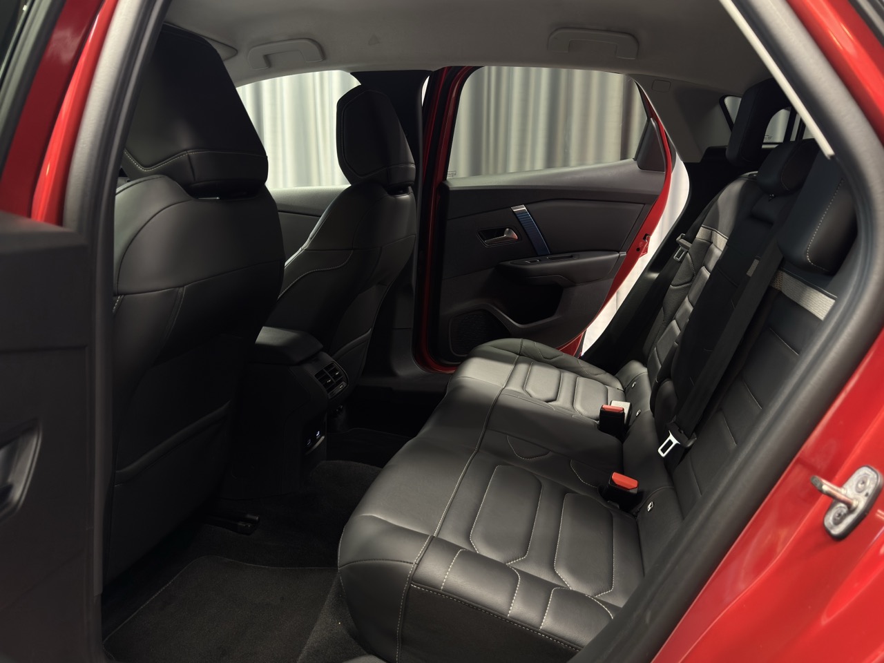 Car image 25
