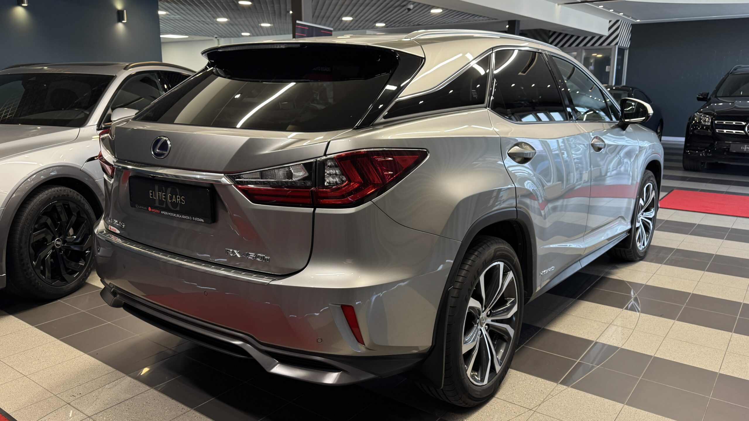 Car image 4