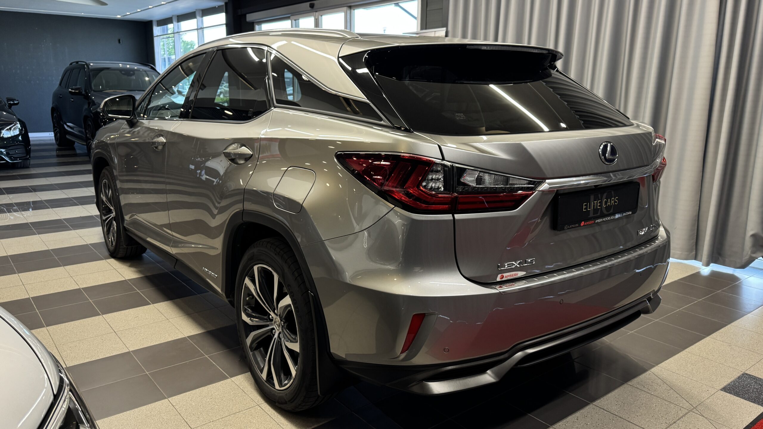 Car image 6