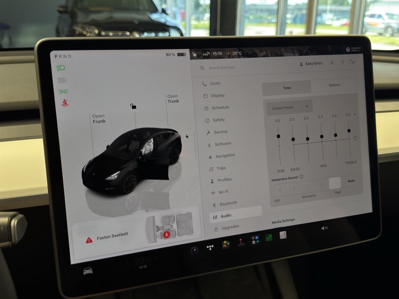 Car image 19