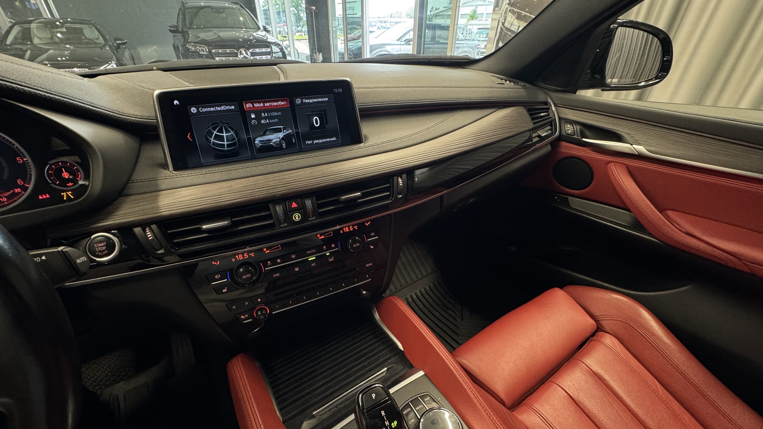 Car image 30