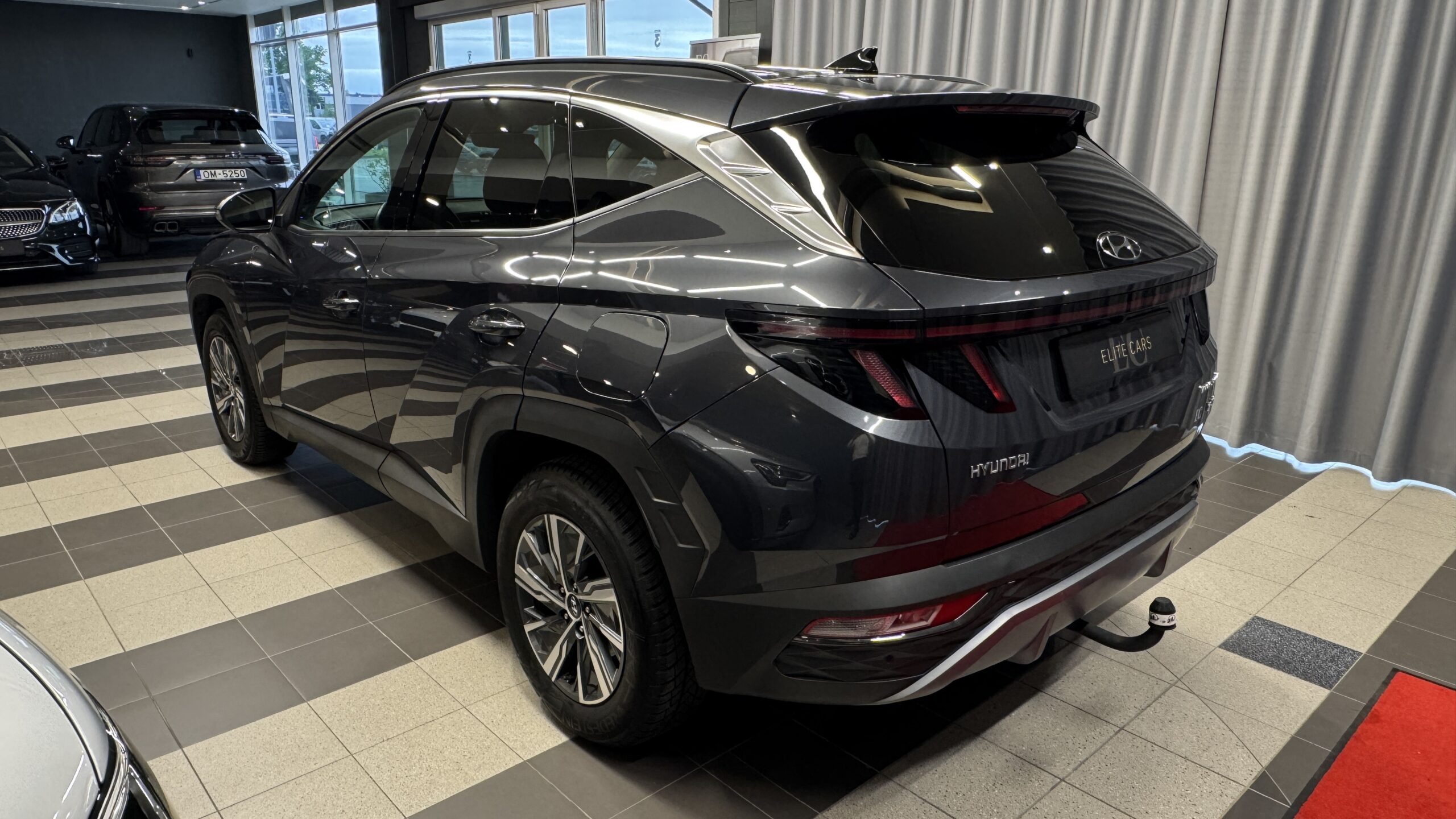 Car image 6