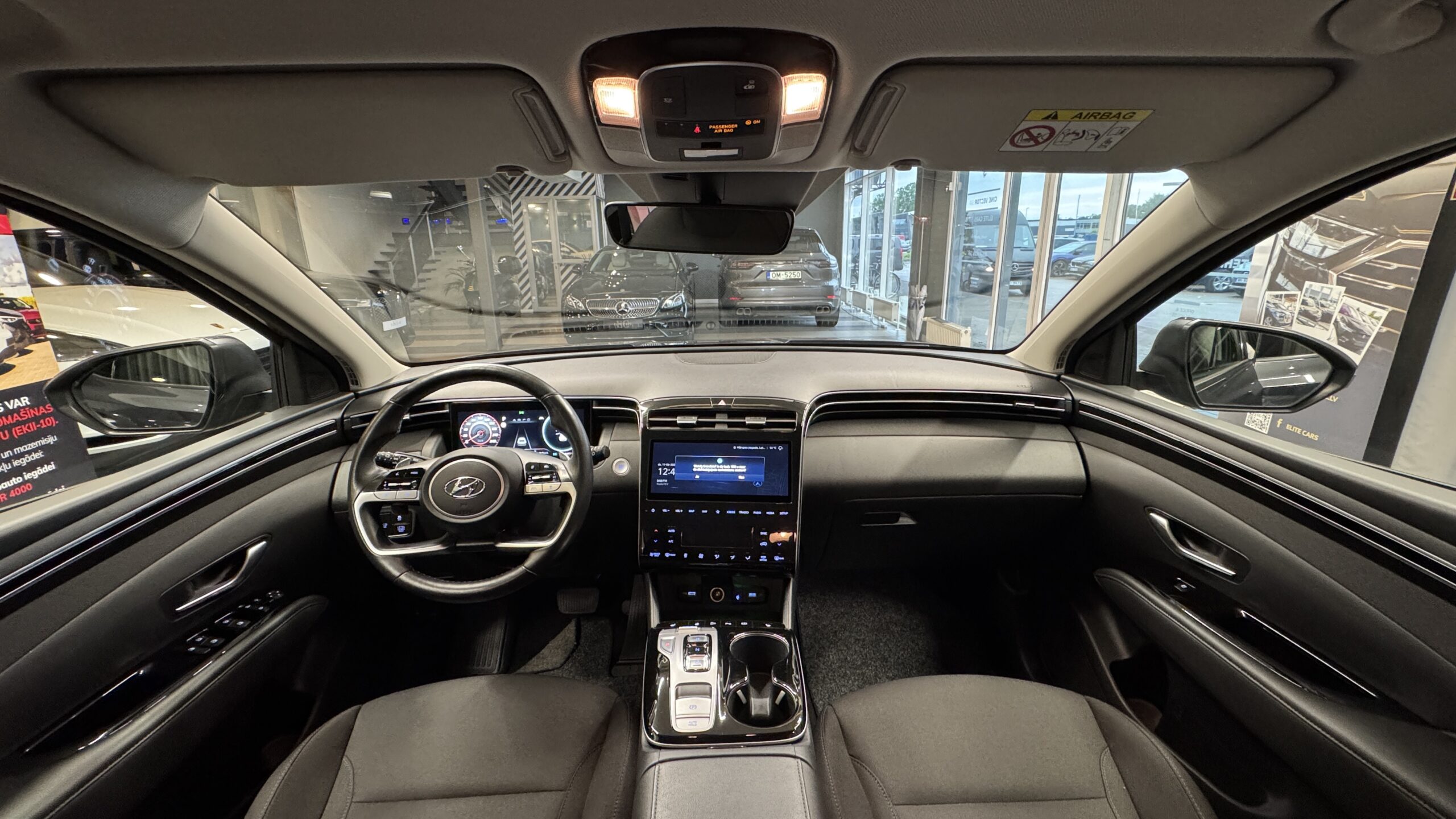 Car image 12