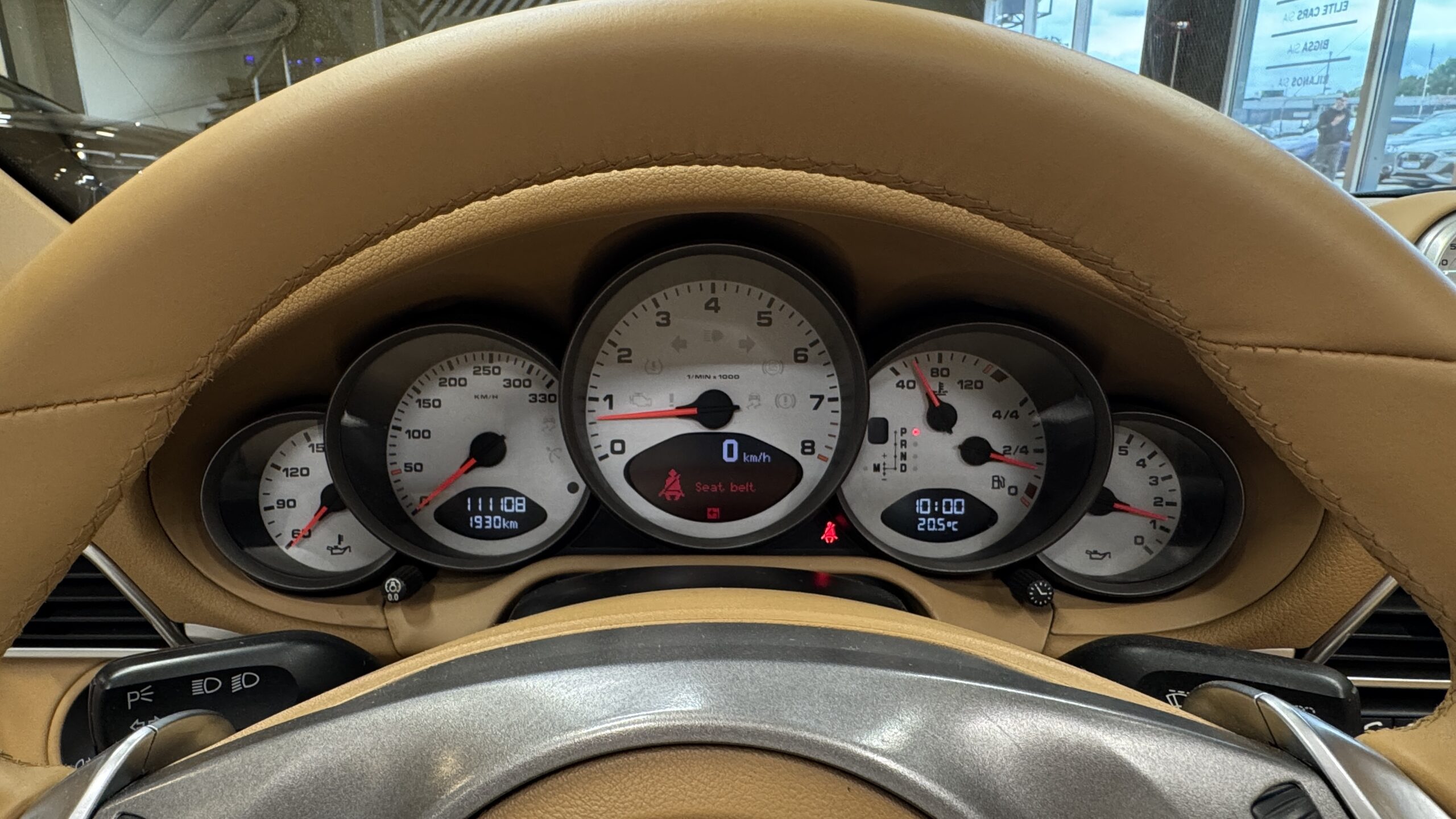 Car image 16