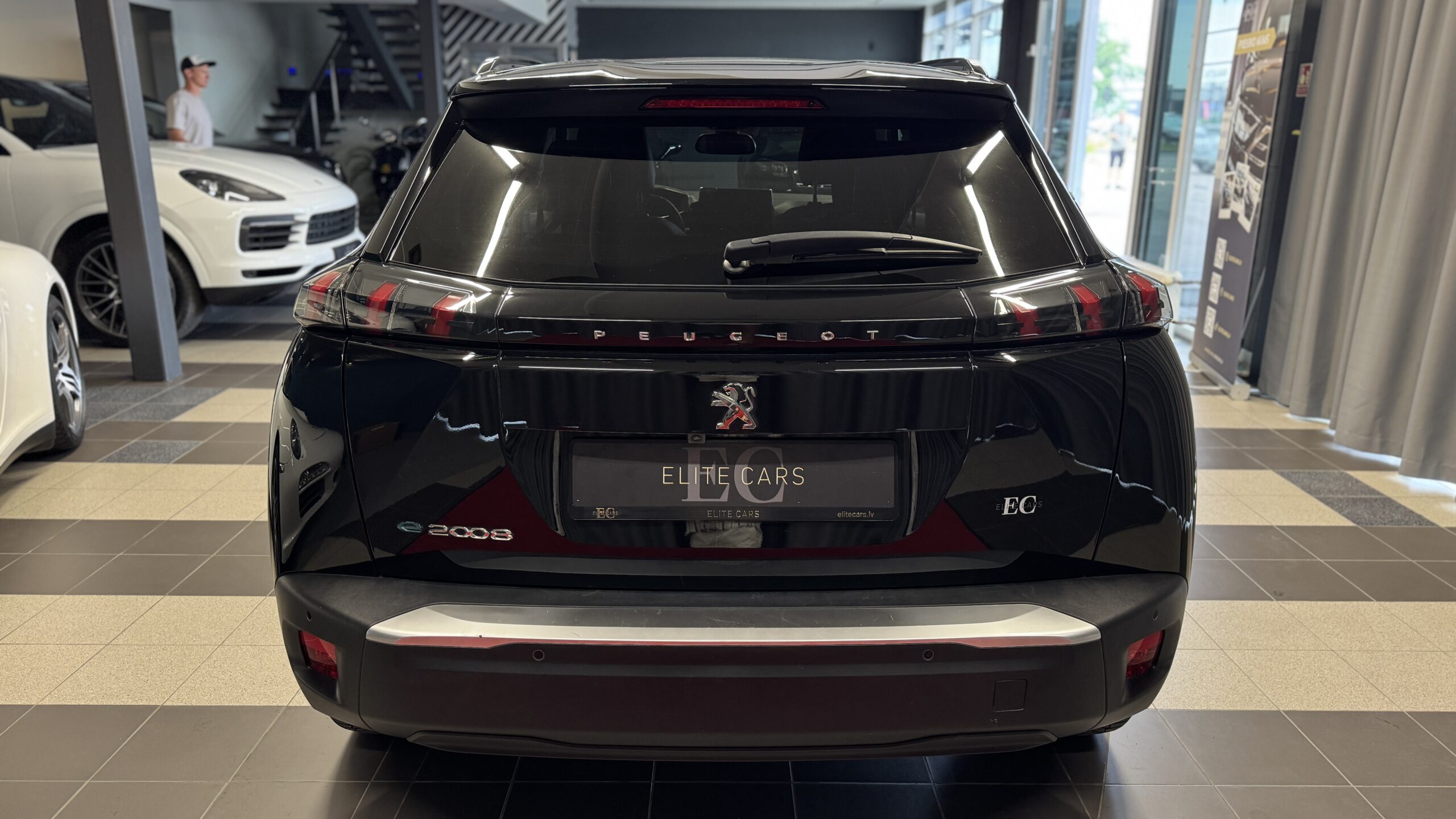 Car image 6