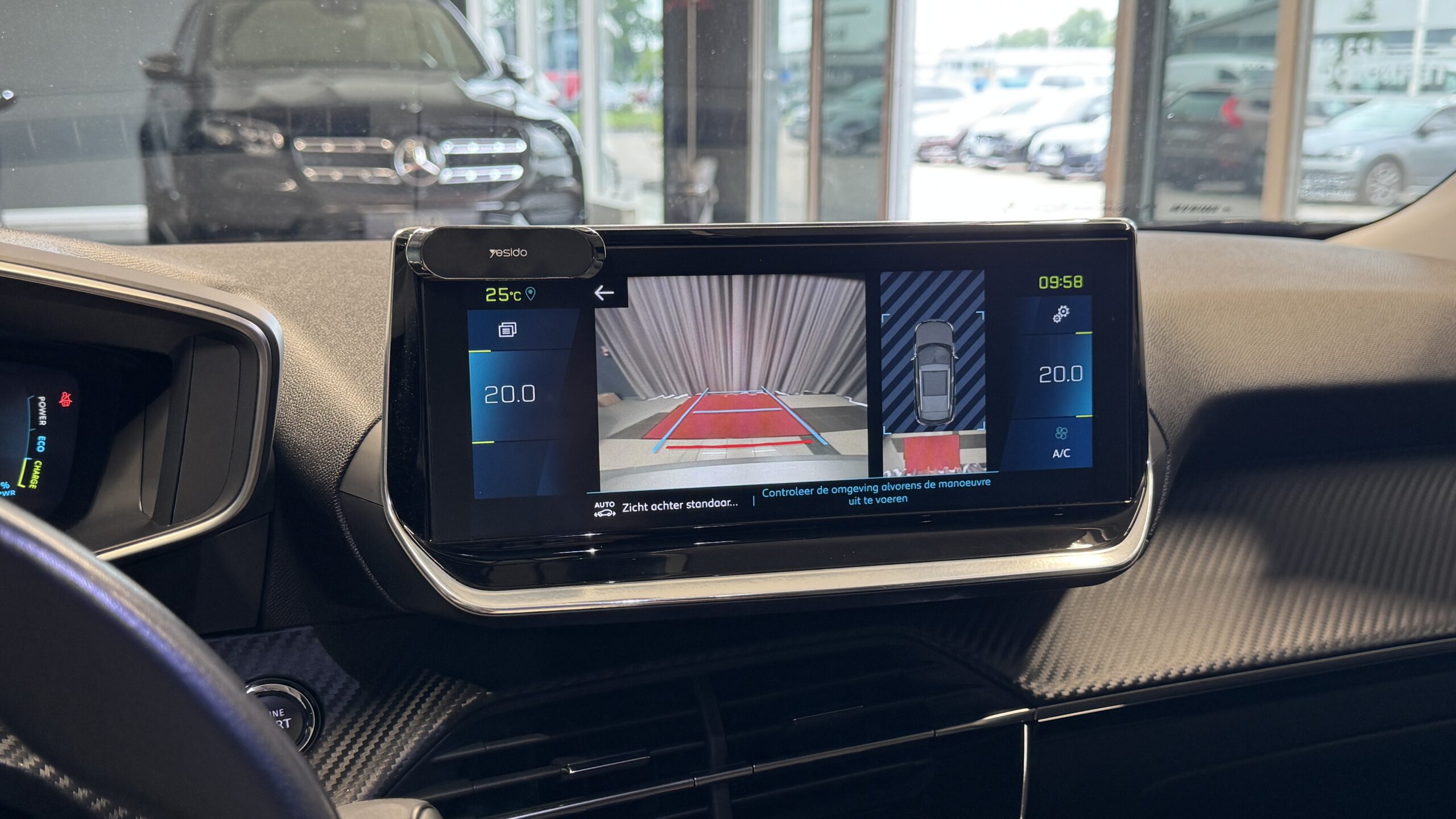 Car image 16