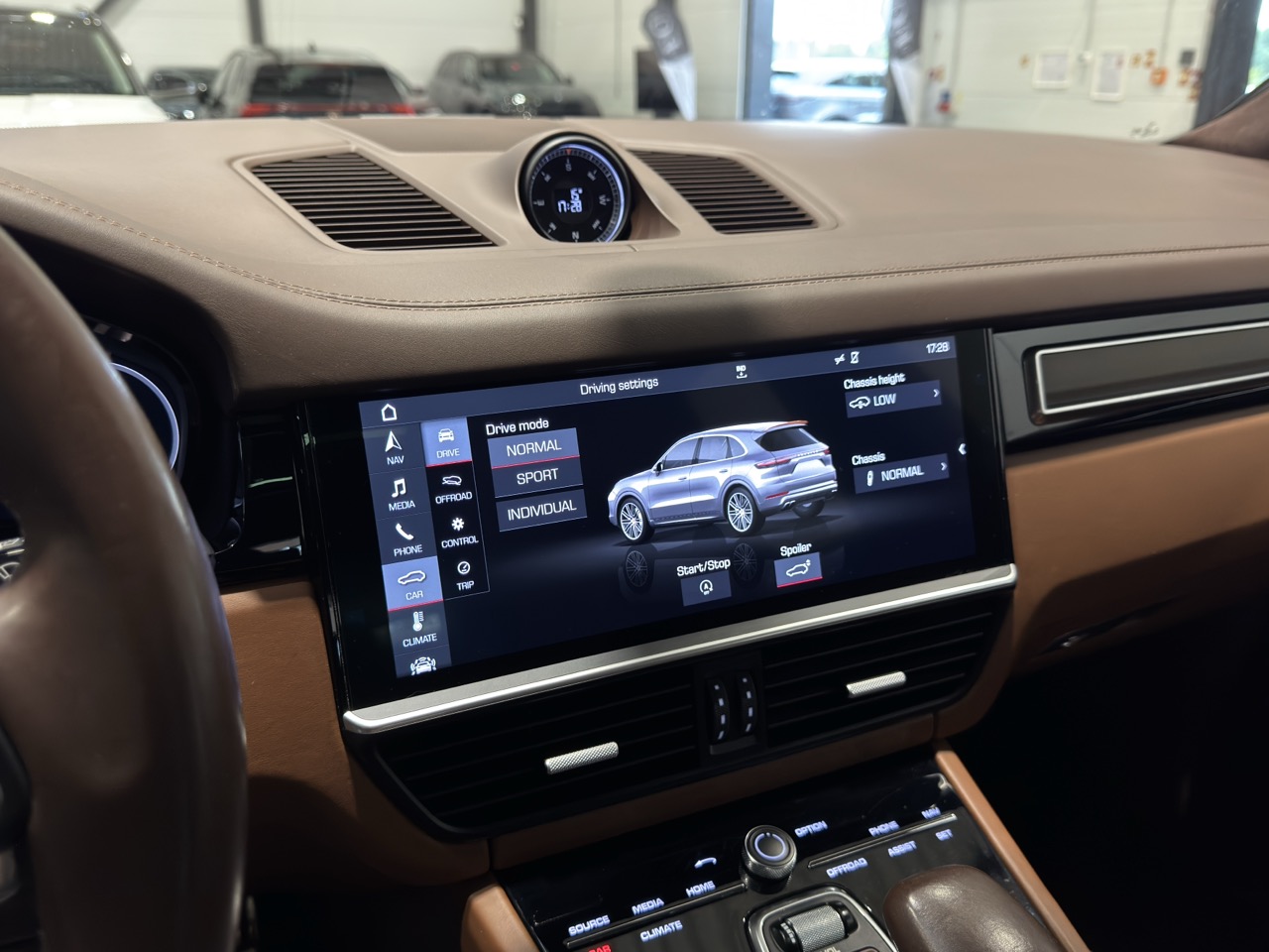 Car image 25