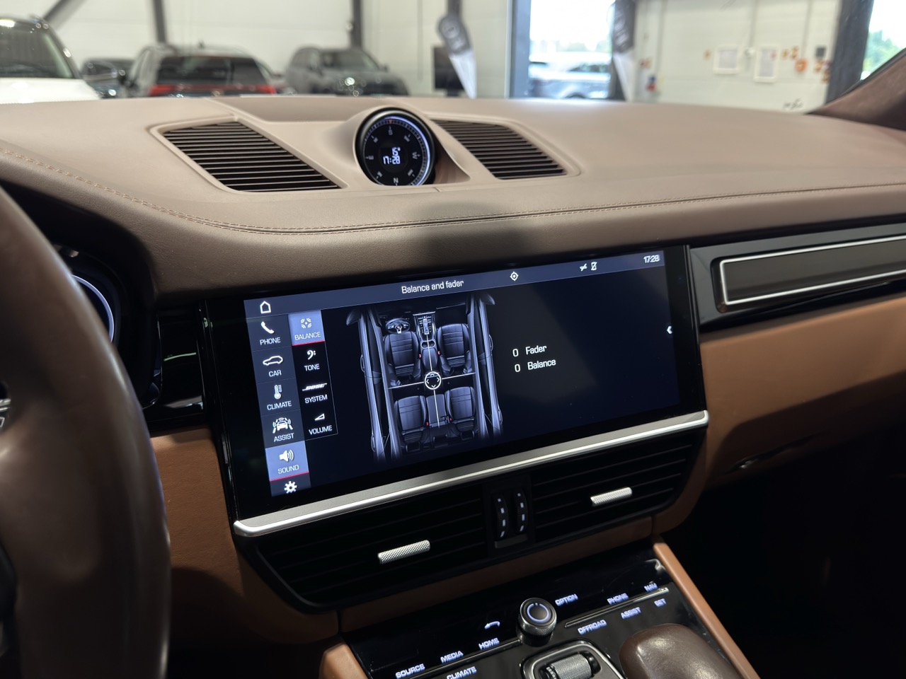 Car image 24