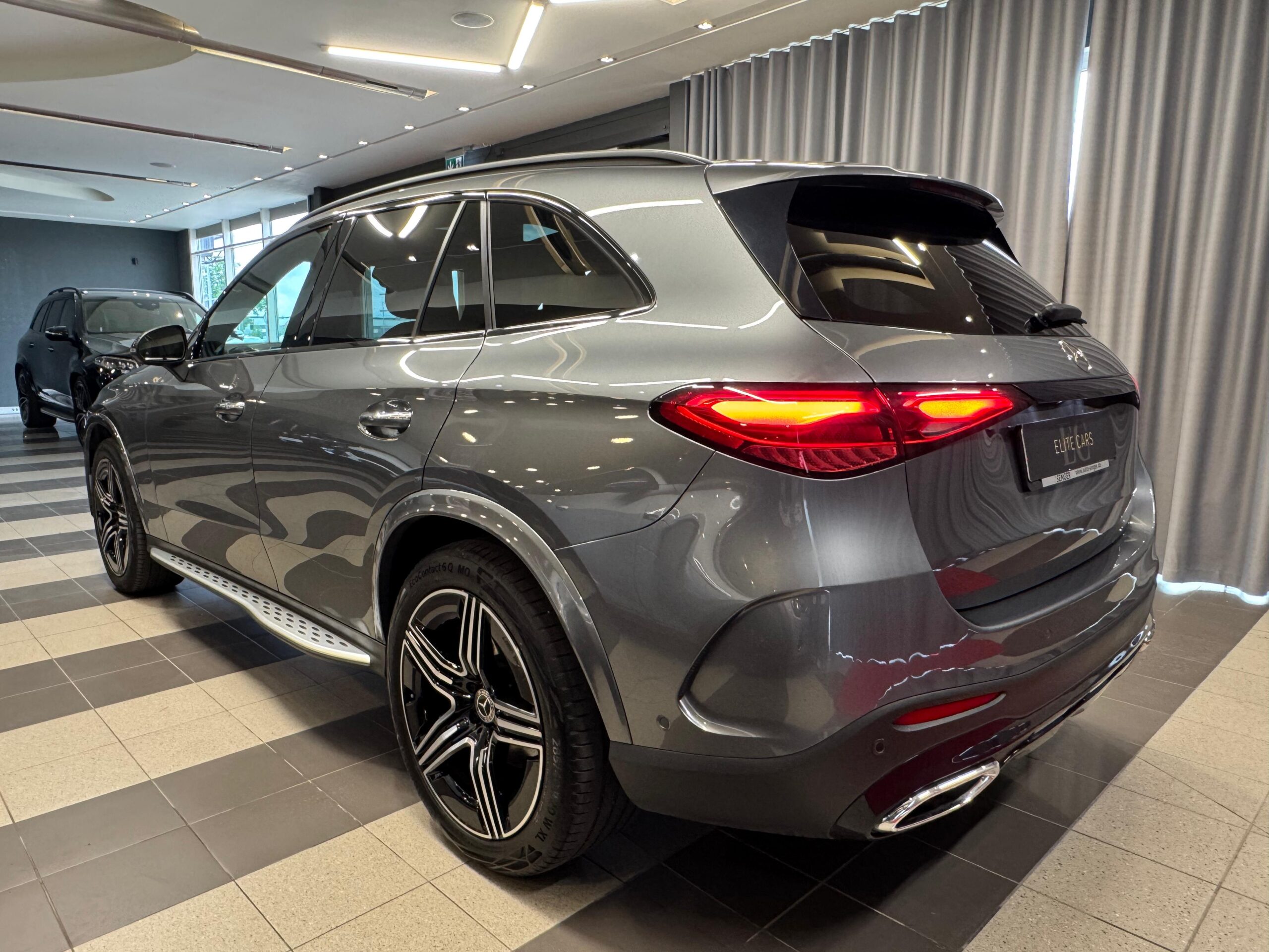 Car image 6