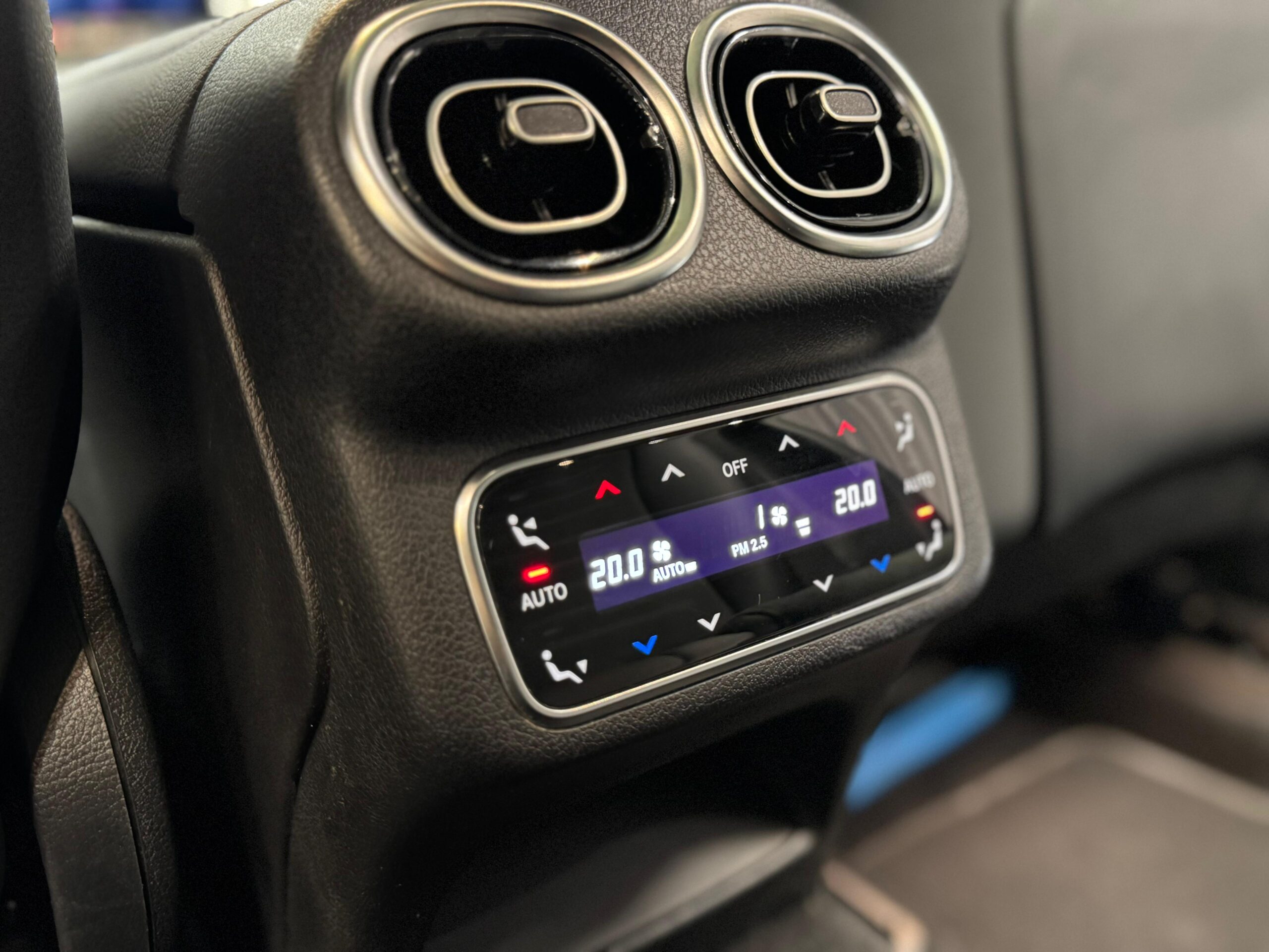 Car image 29