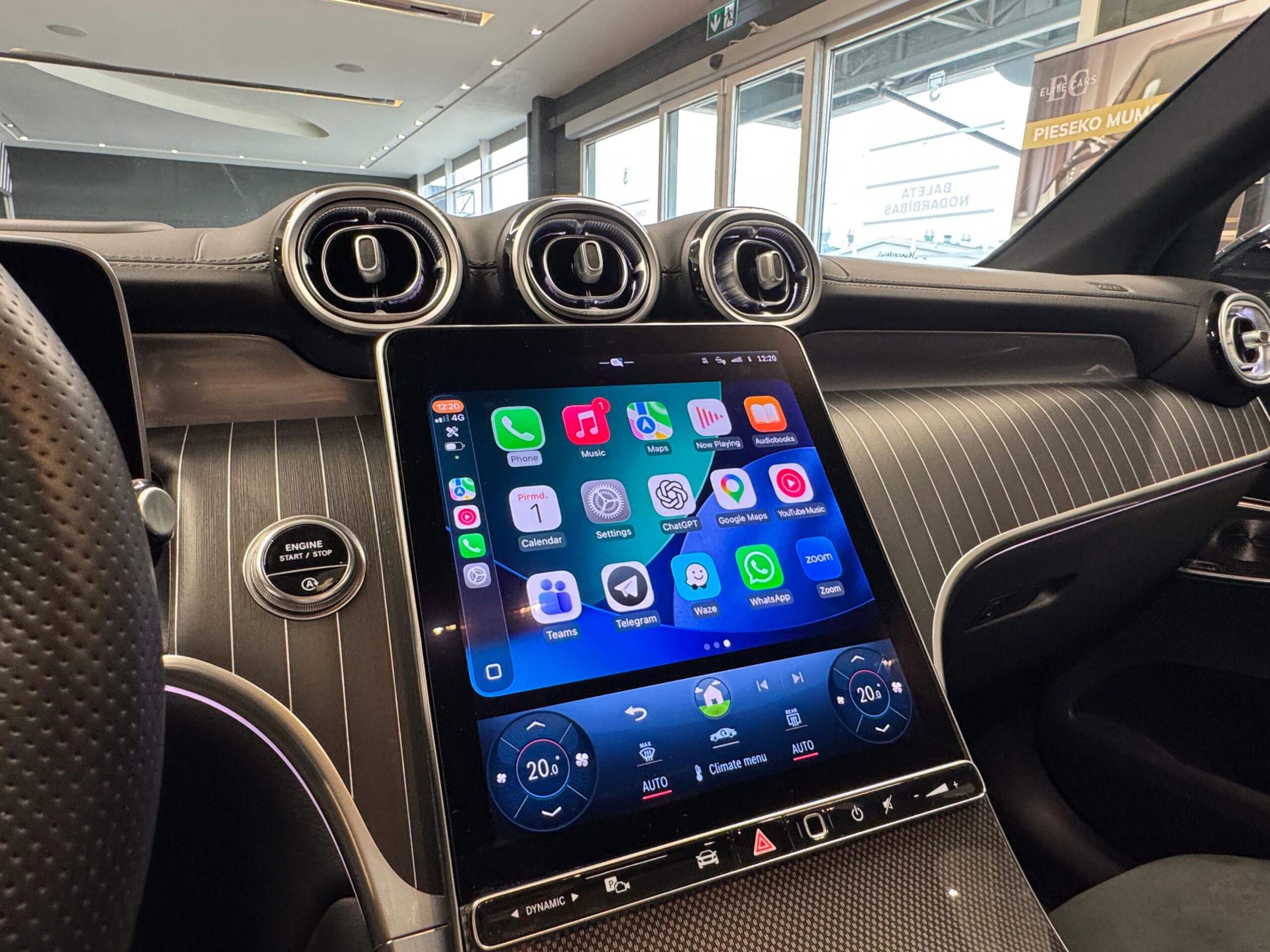 Car image 23
