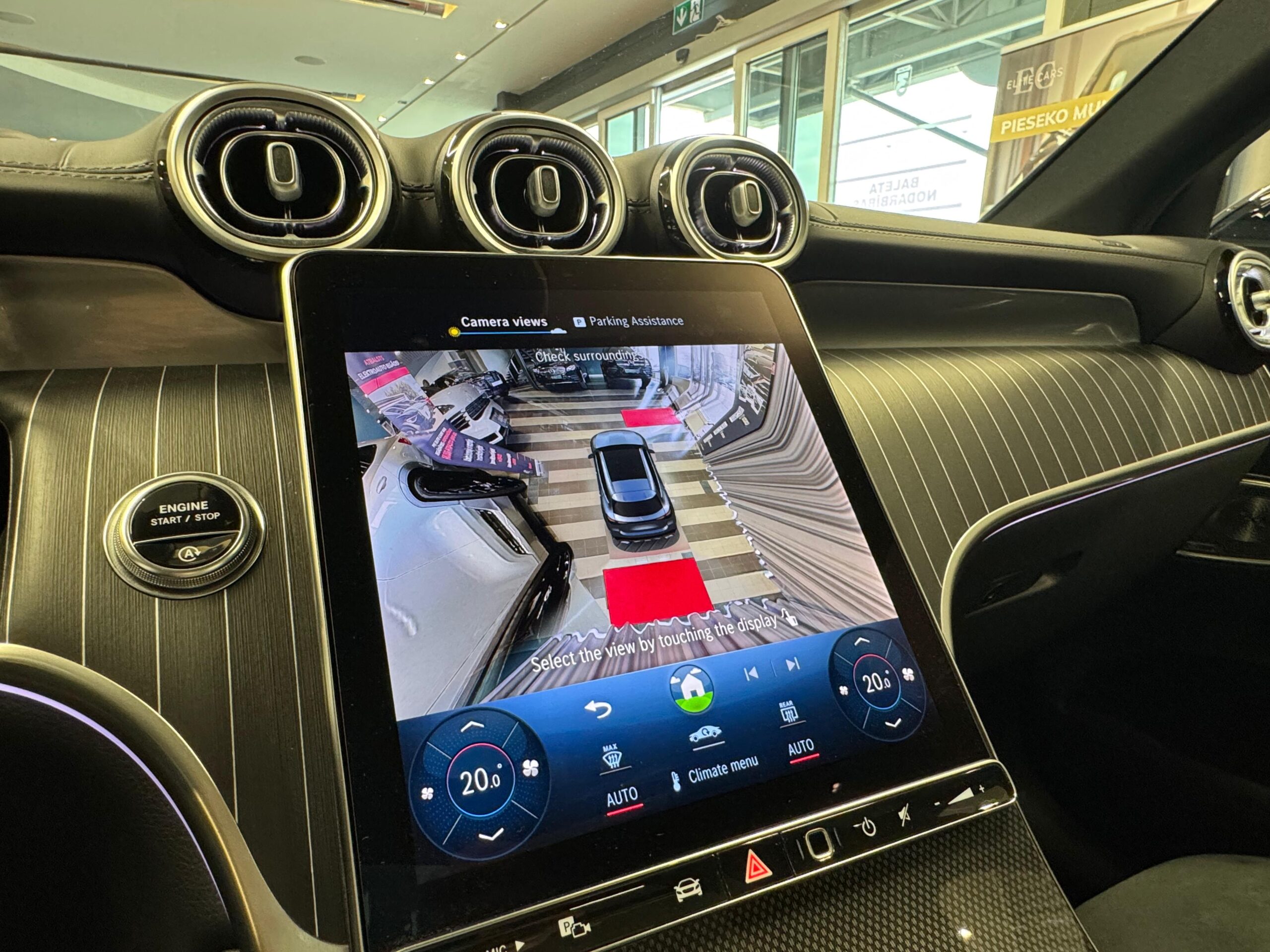 Car image 24
