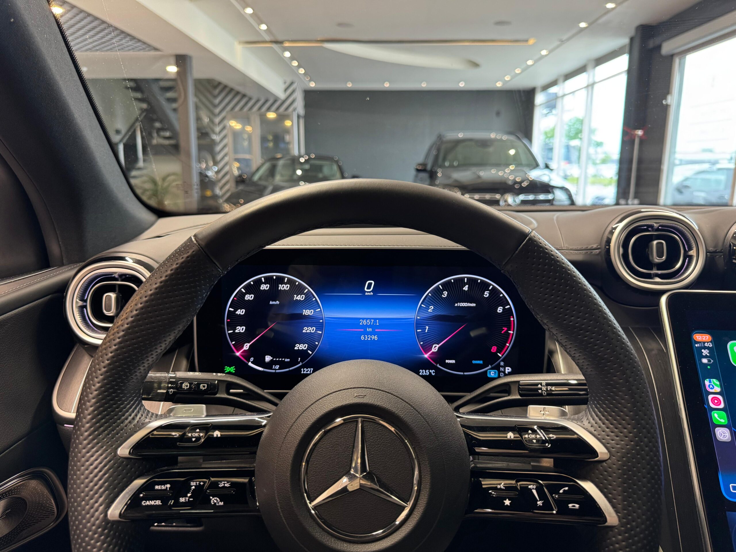 Car image 16