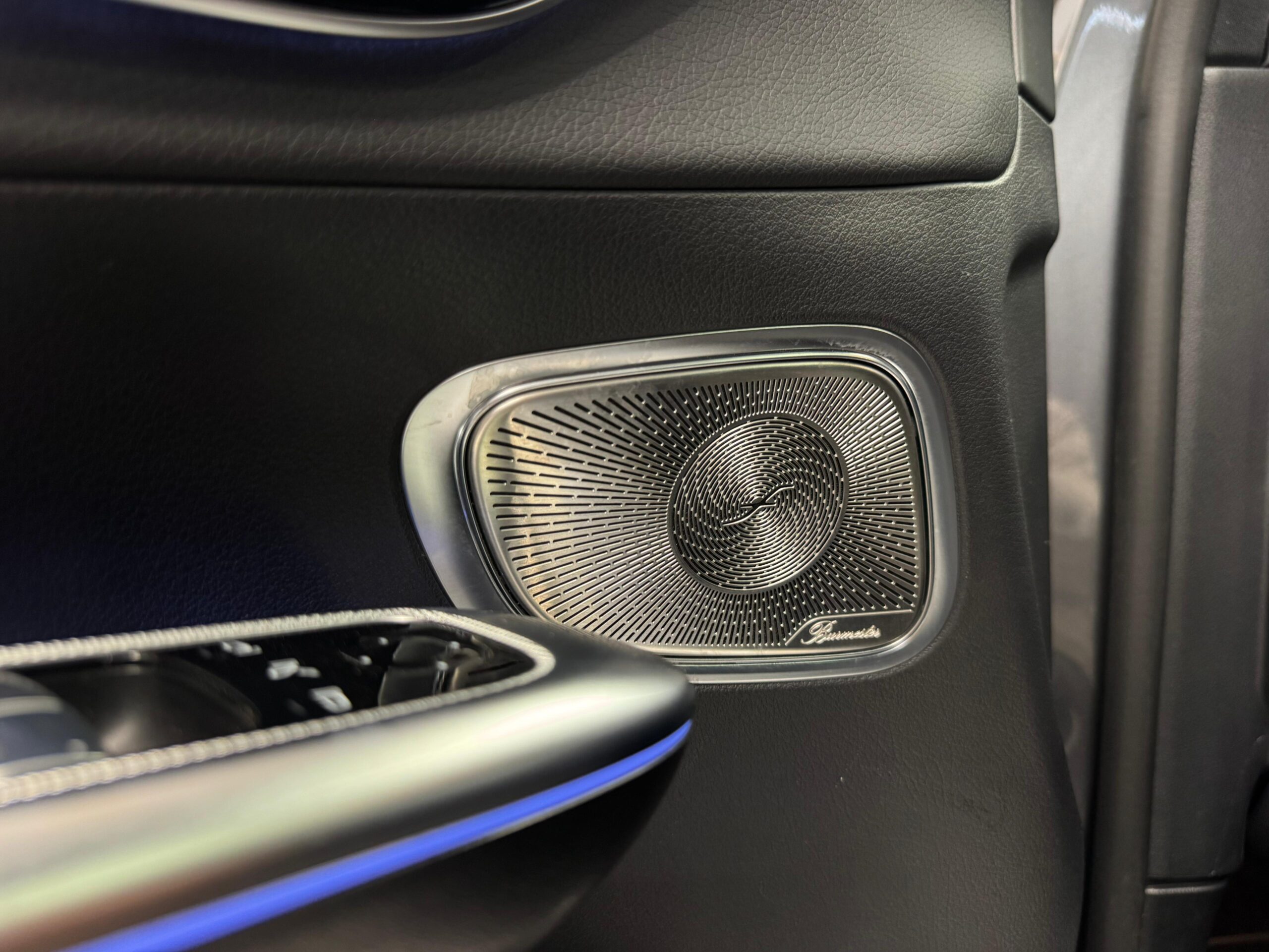 Car image 35