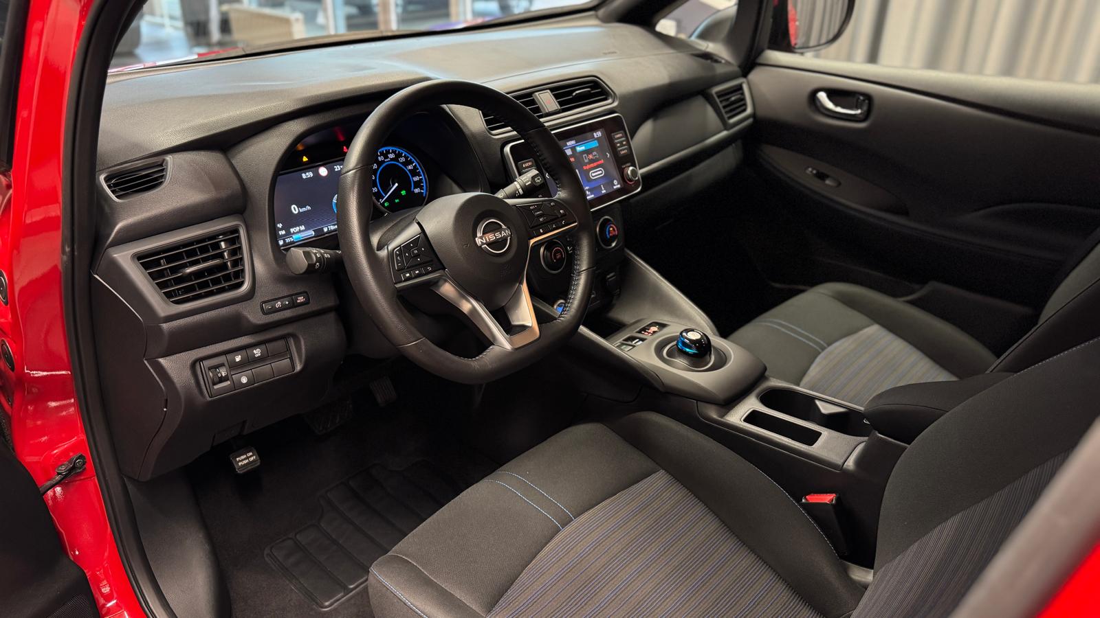 Car image 7