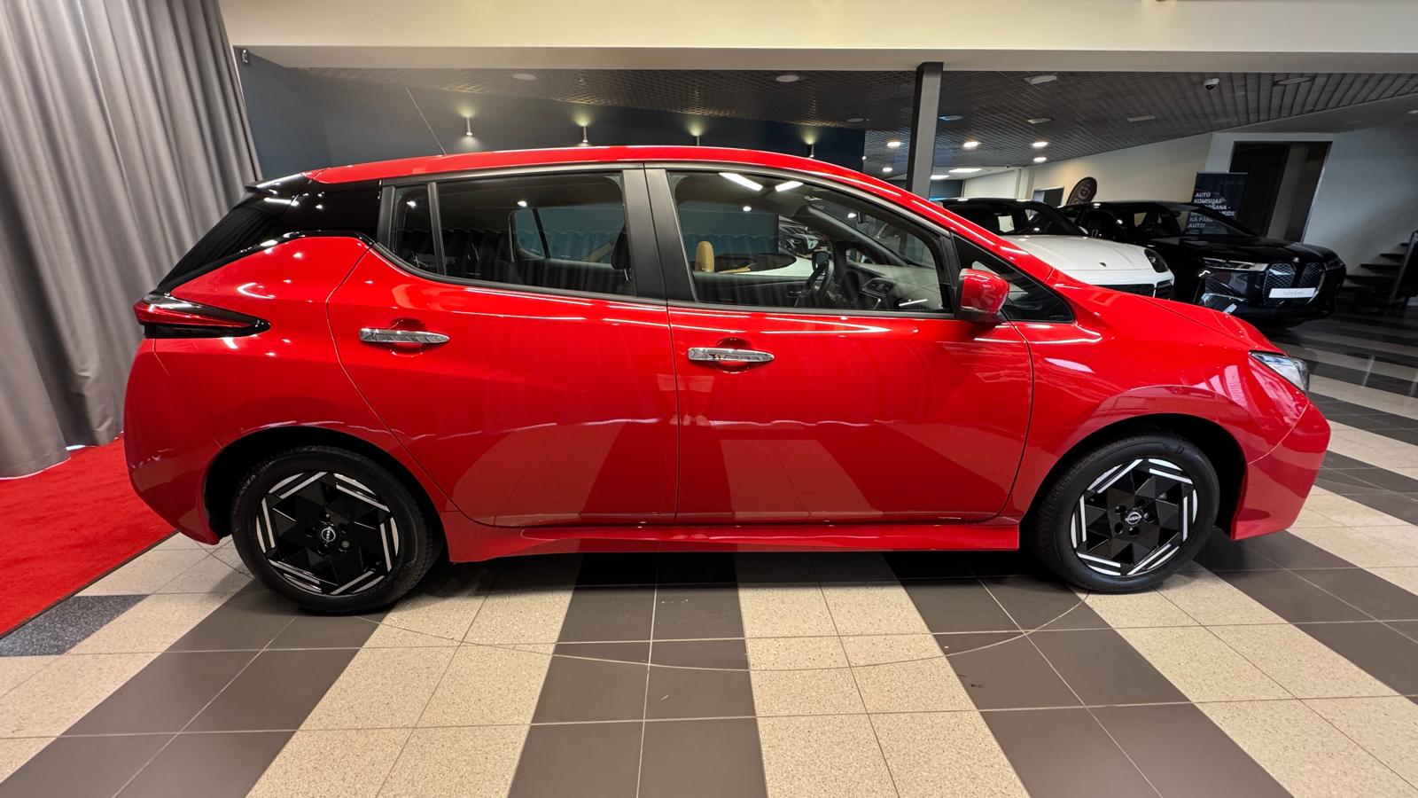 Car image 6