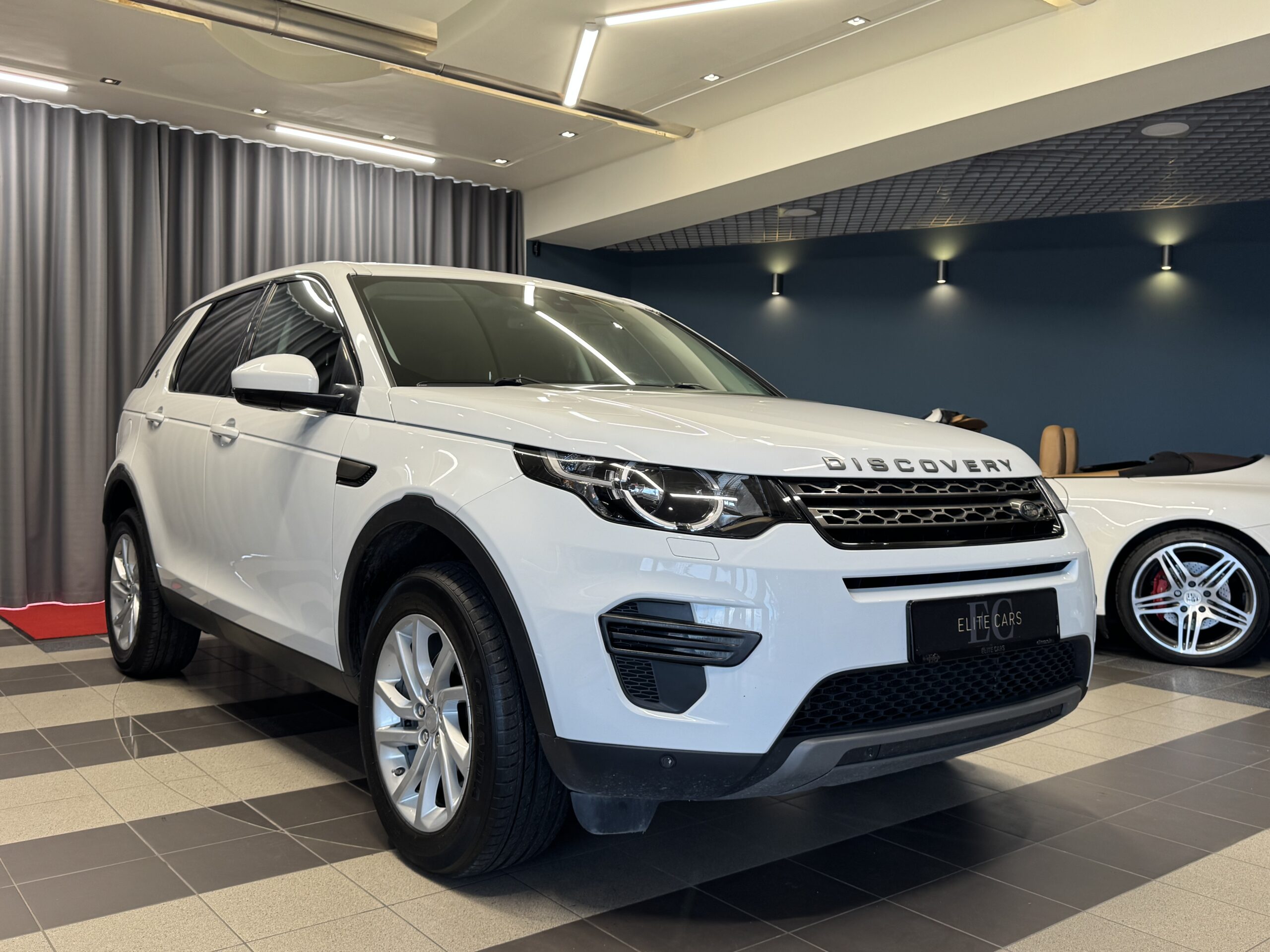 Car image 6