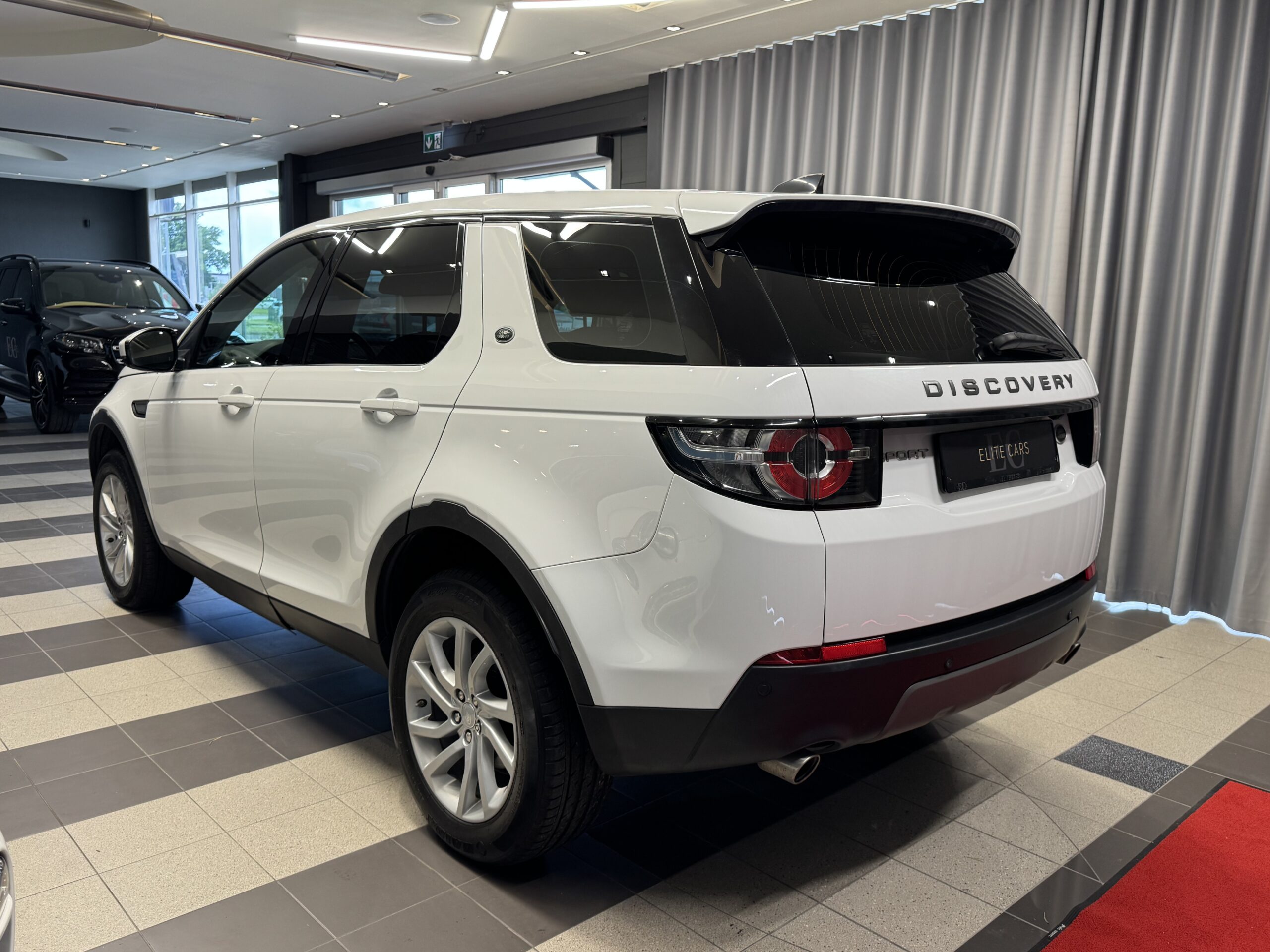 Car image 2