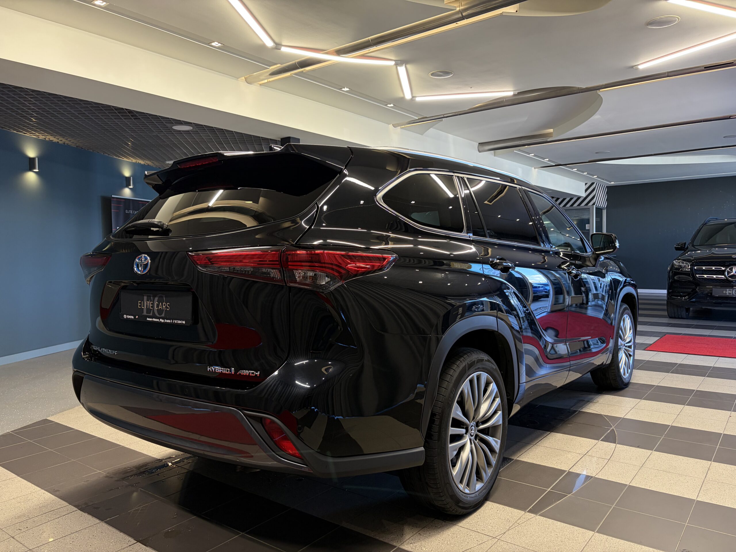 Car image 6