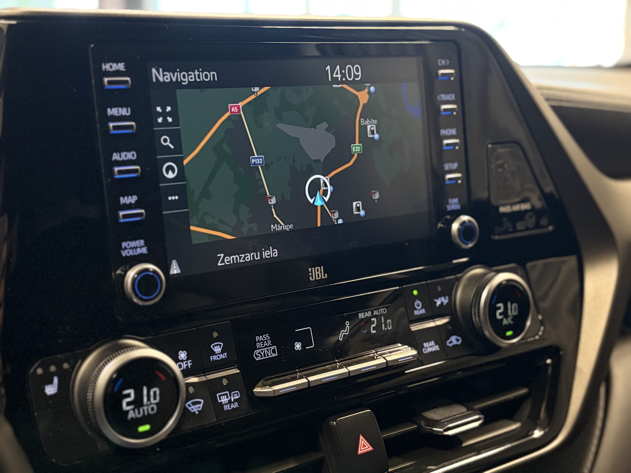 Car image 28