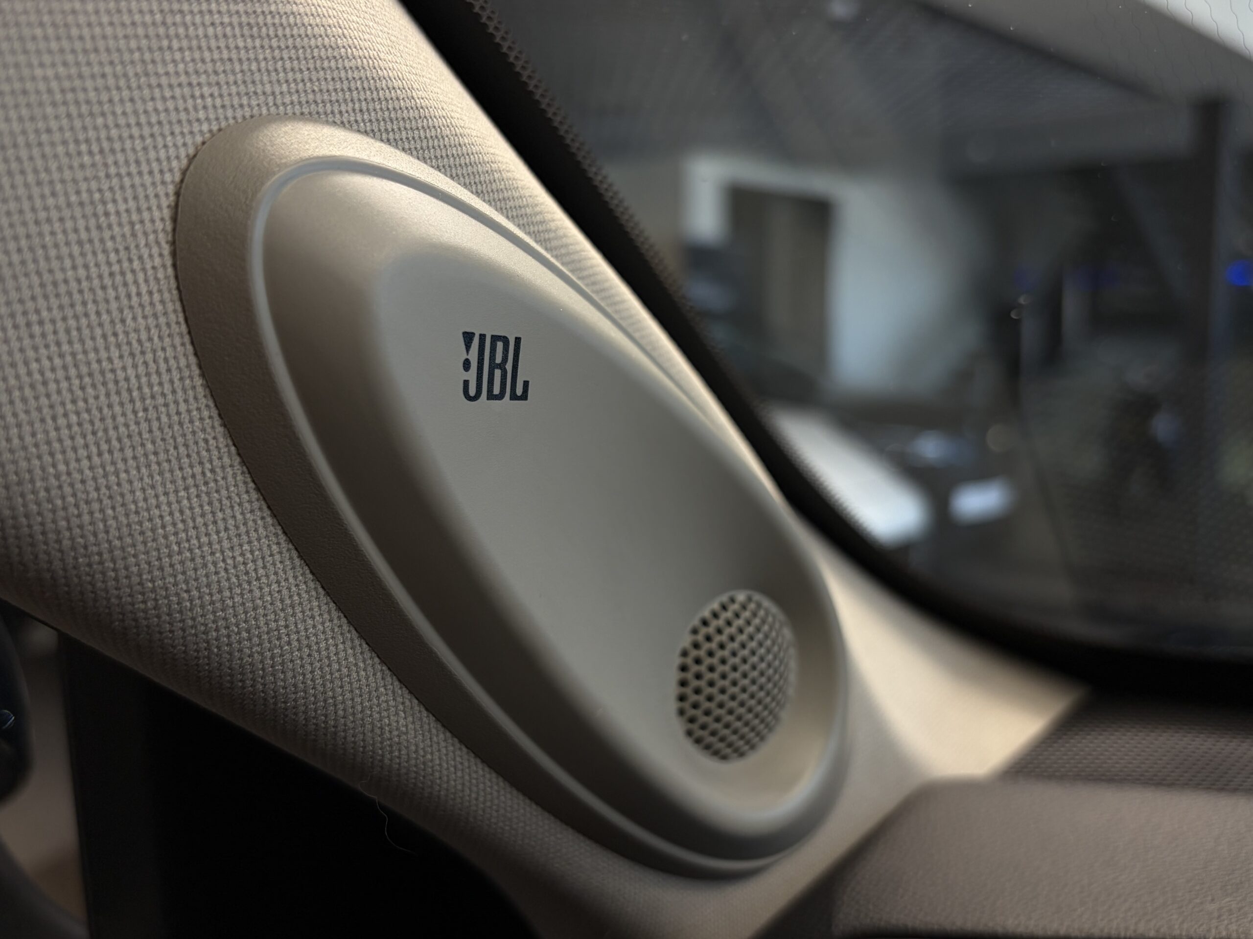 Car image 35