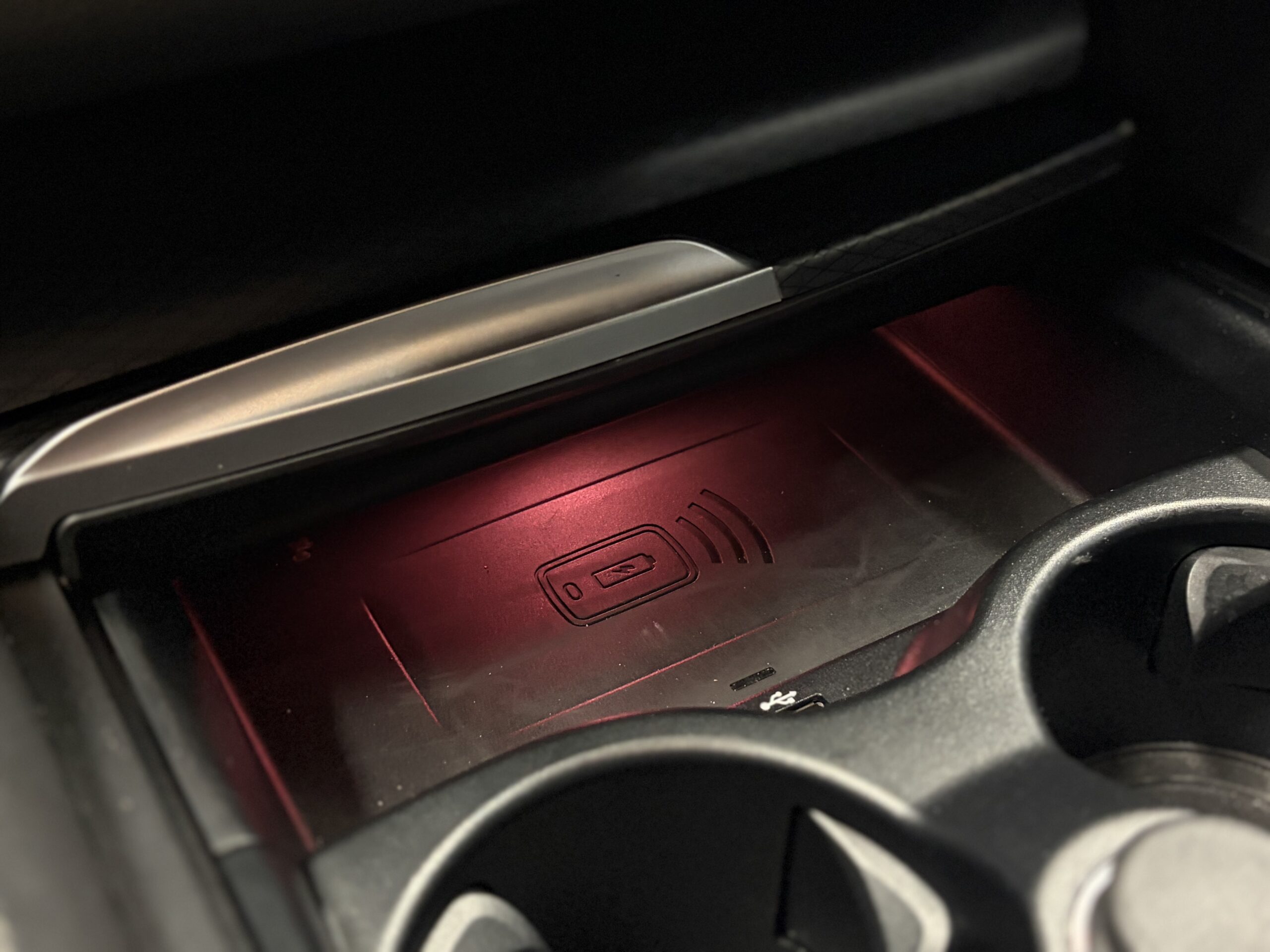 Car image 24
