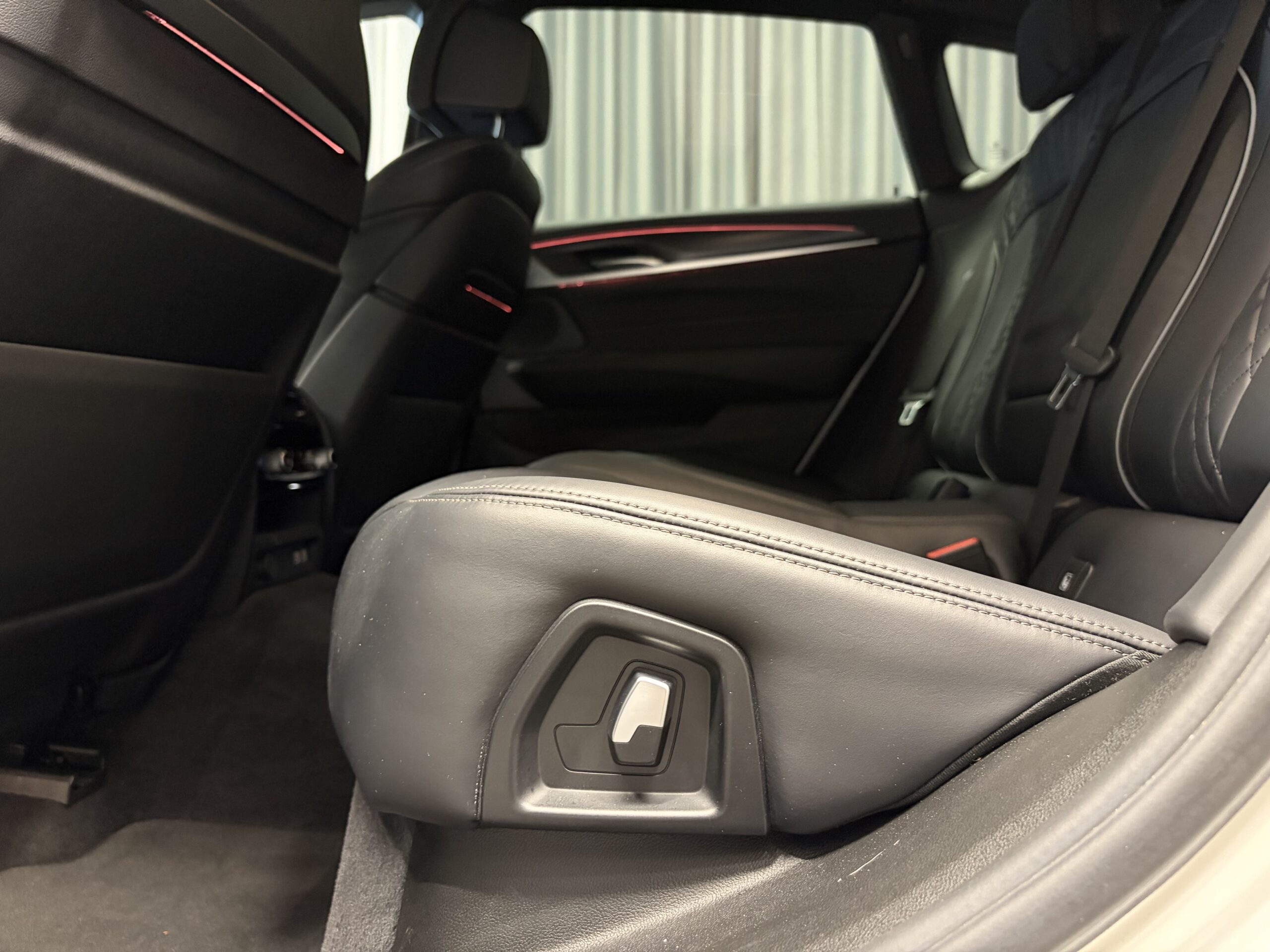 Car image 28
