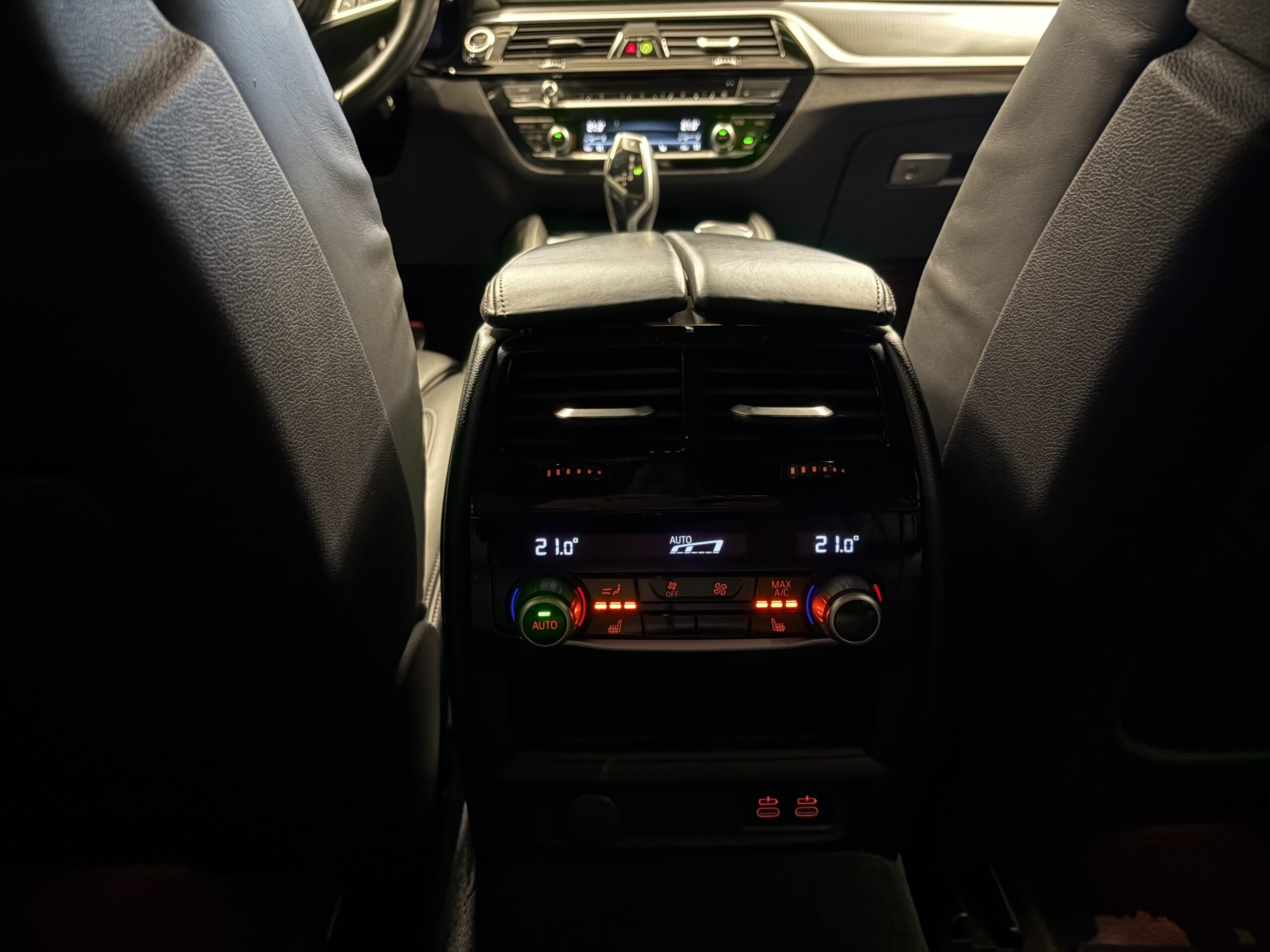 Car image 29