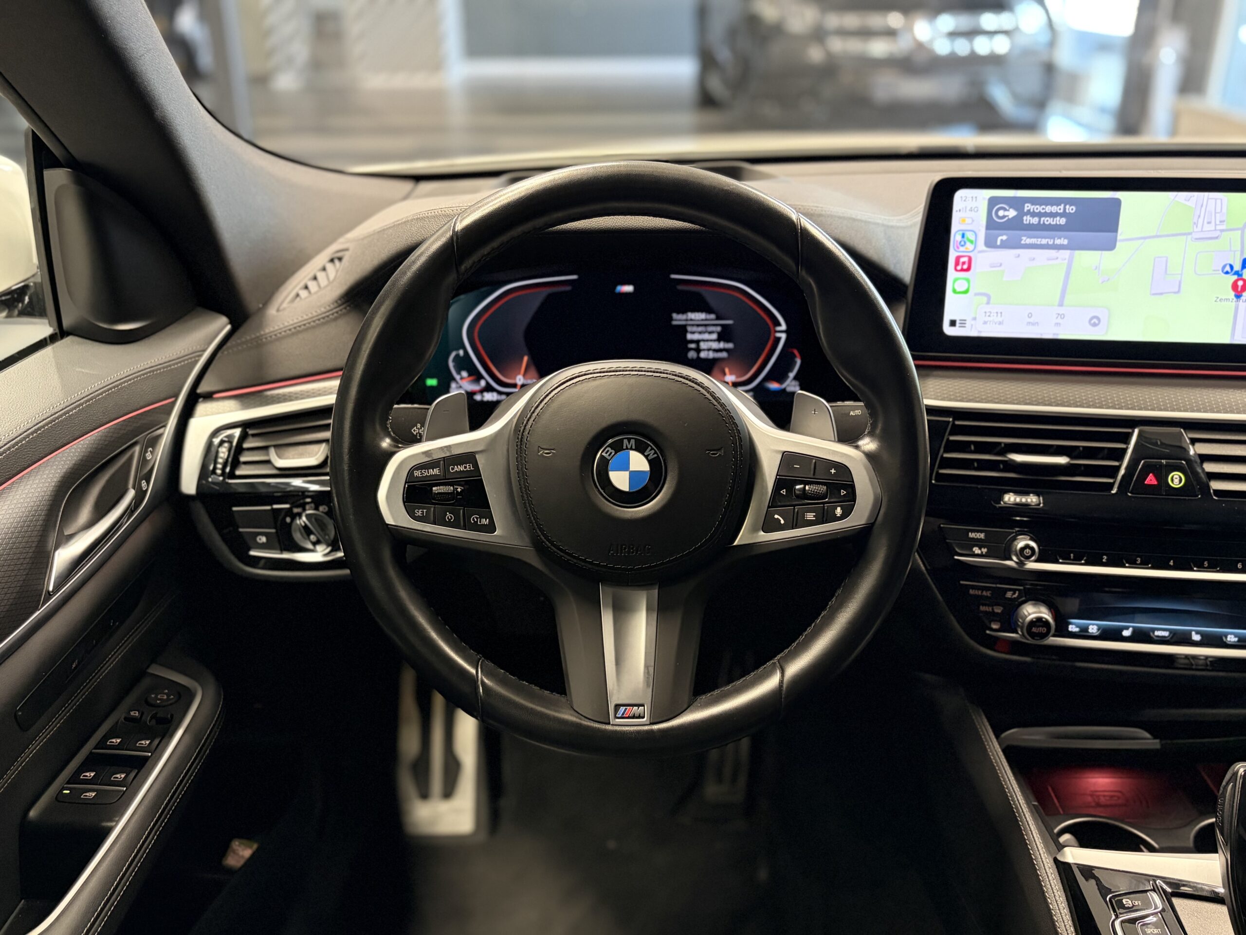 Car image 12