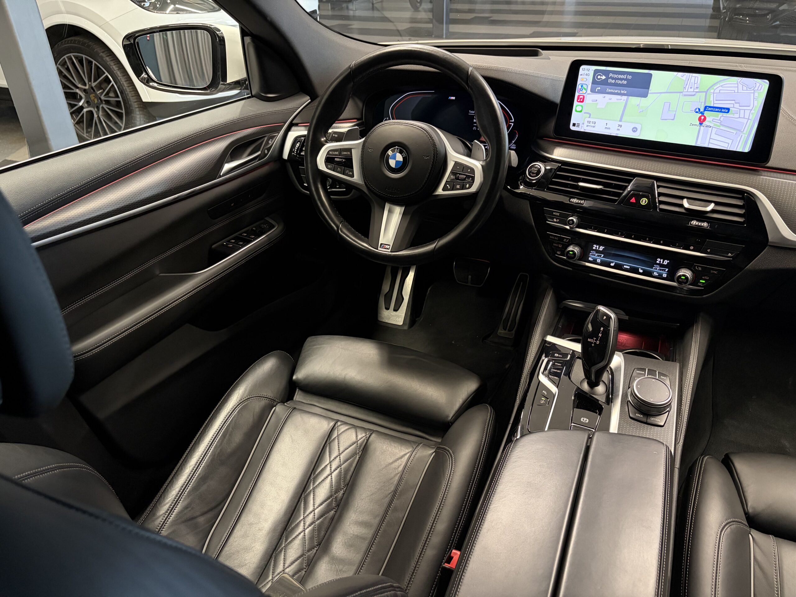 Car image 13