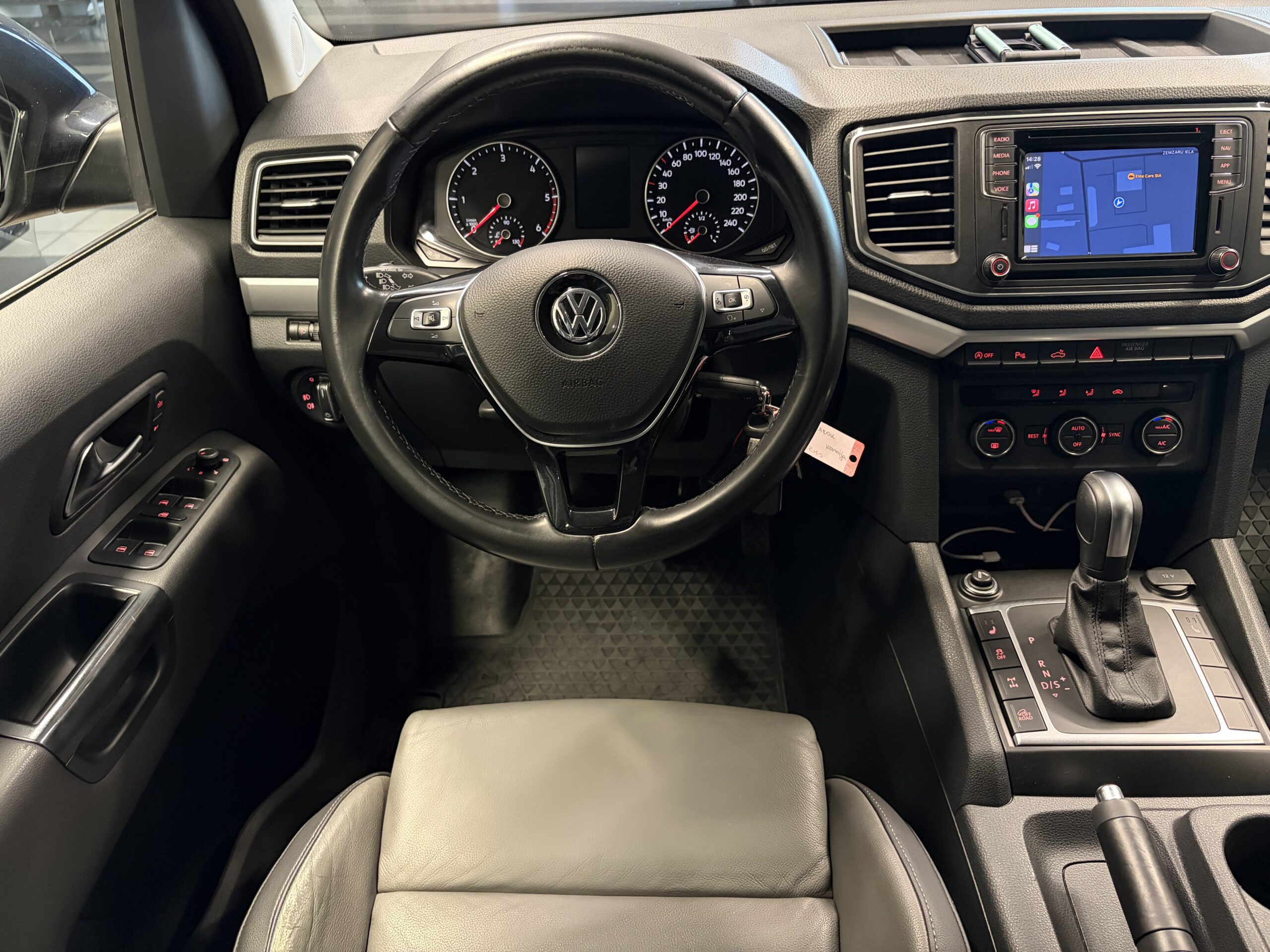 Car image 15