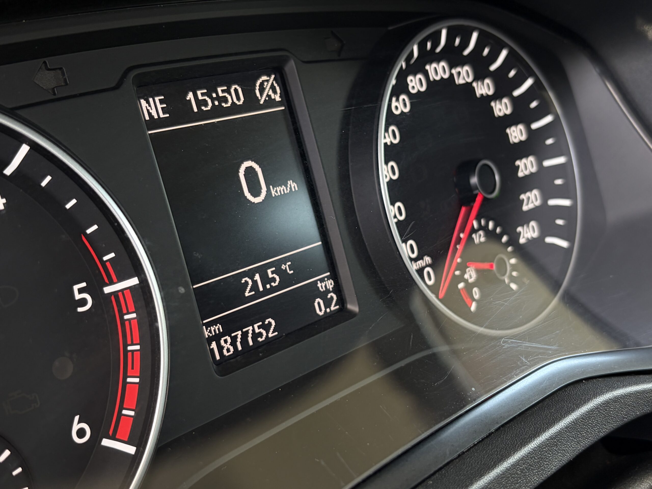 Car image 19
