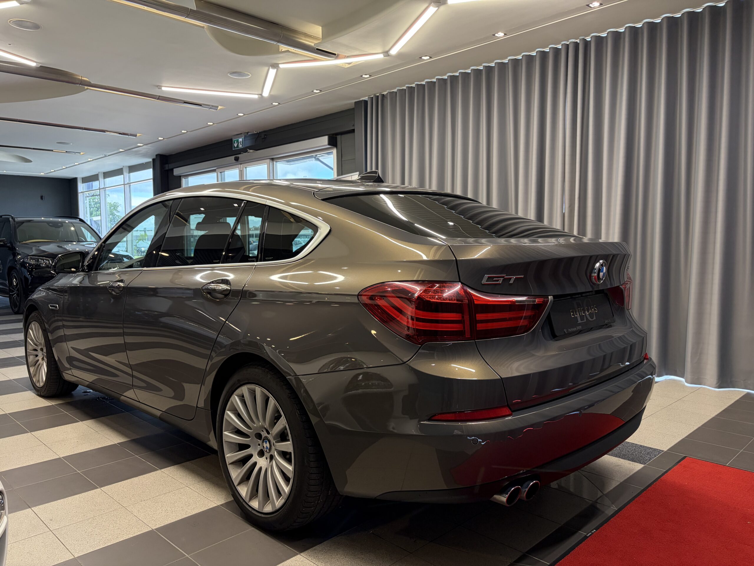 Car image 7
