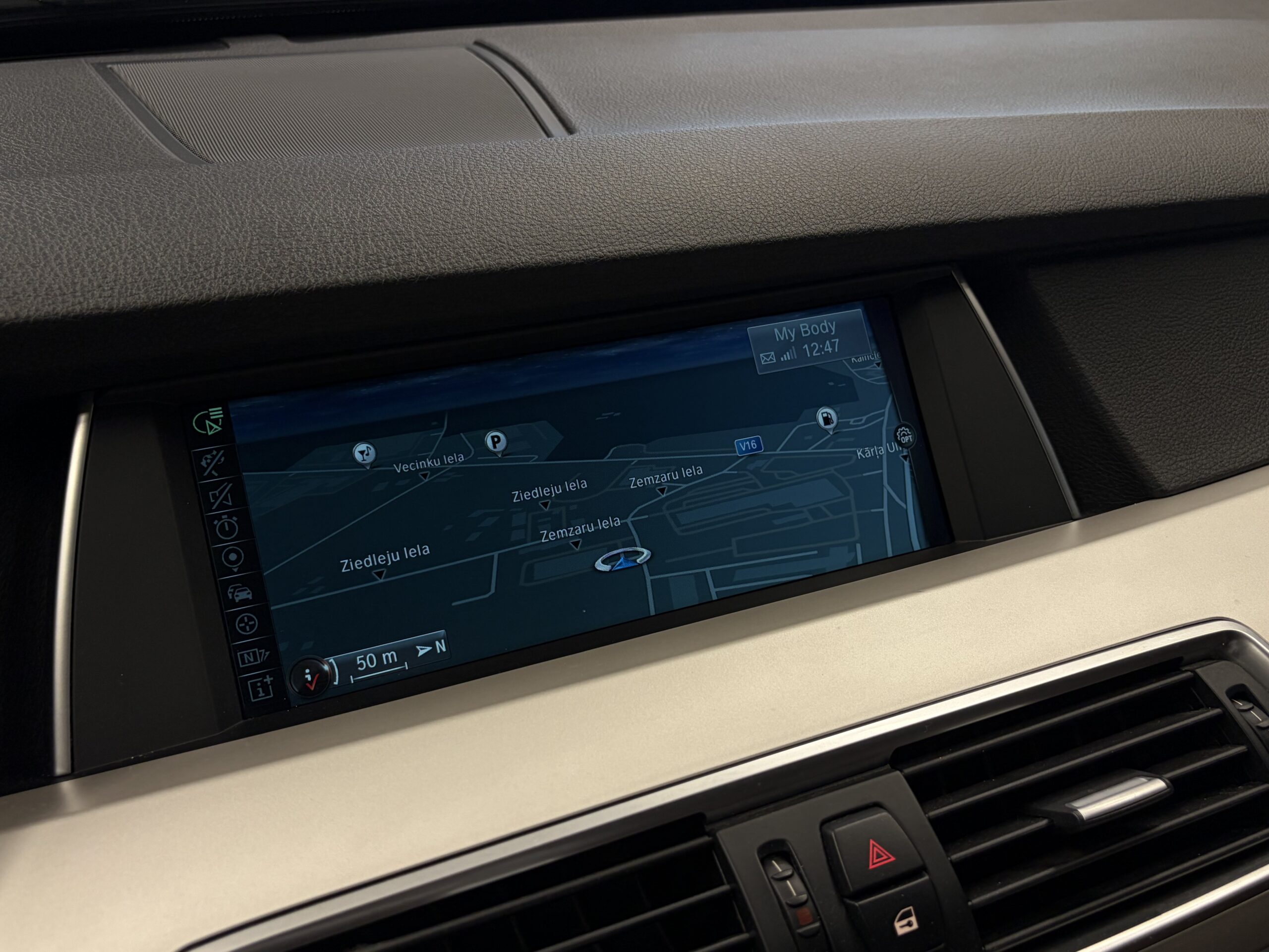 Car image 19