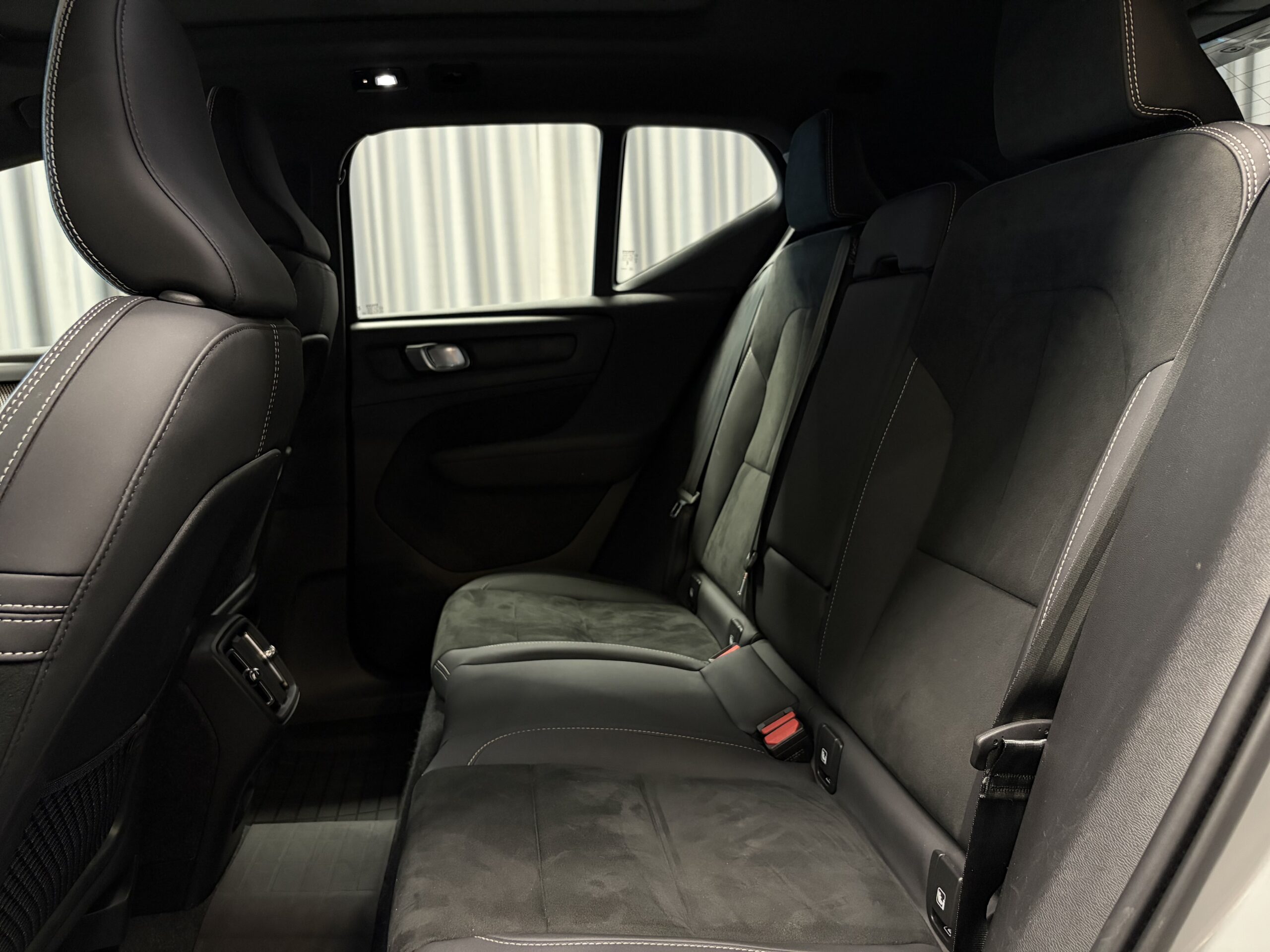 Car image 28