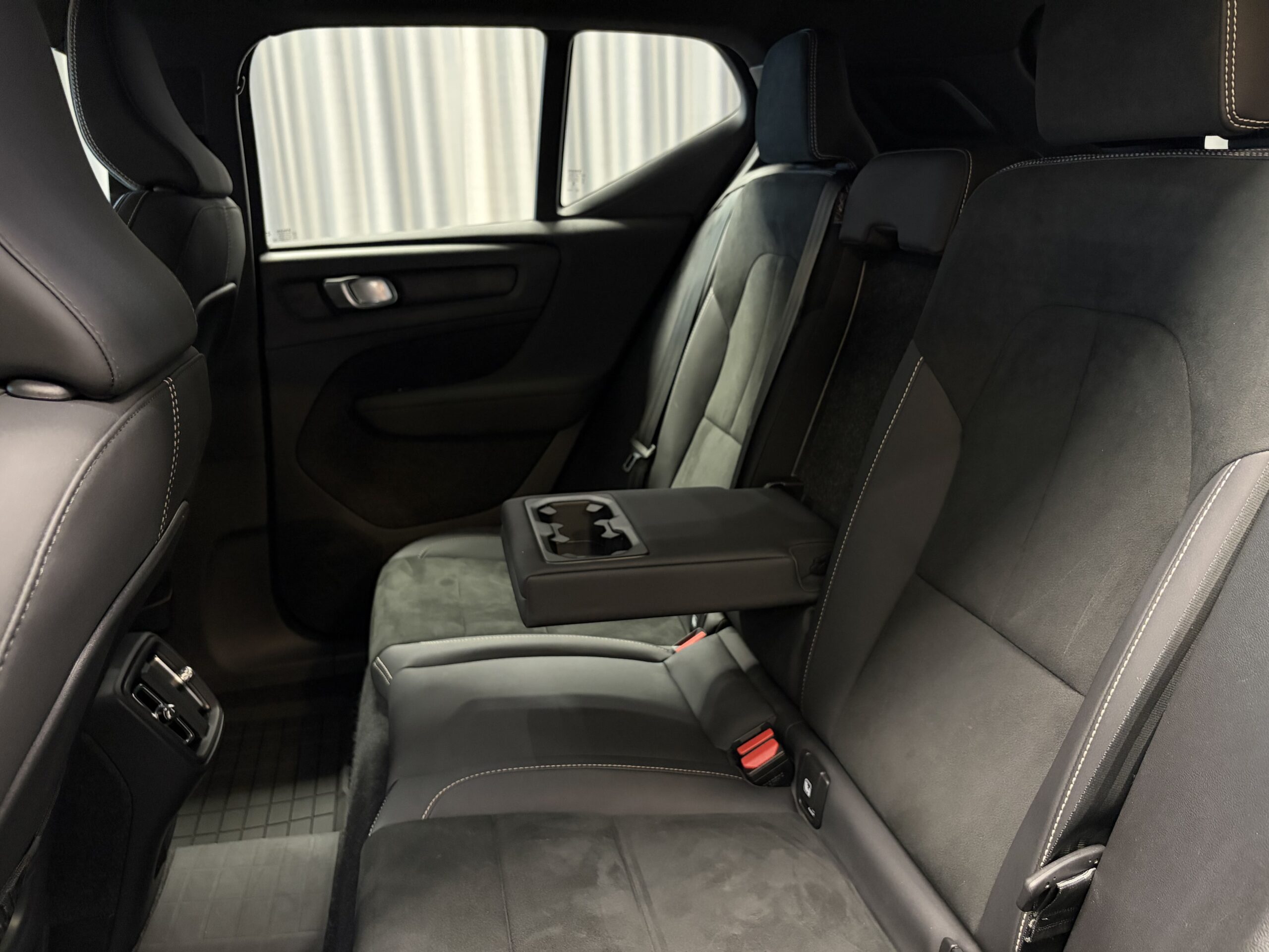 Car image 29