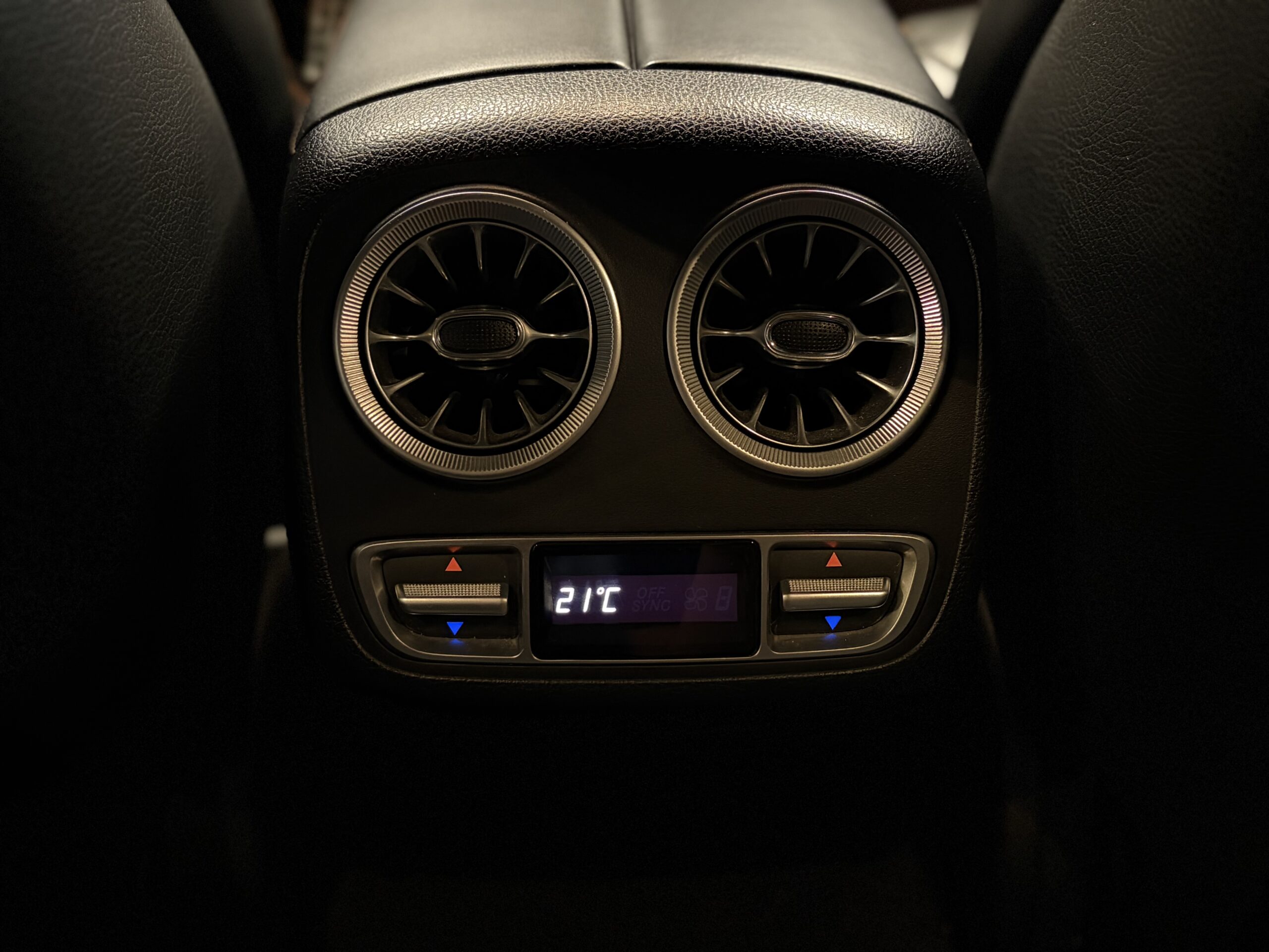 Car image 30