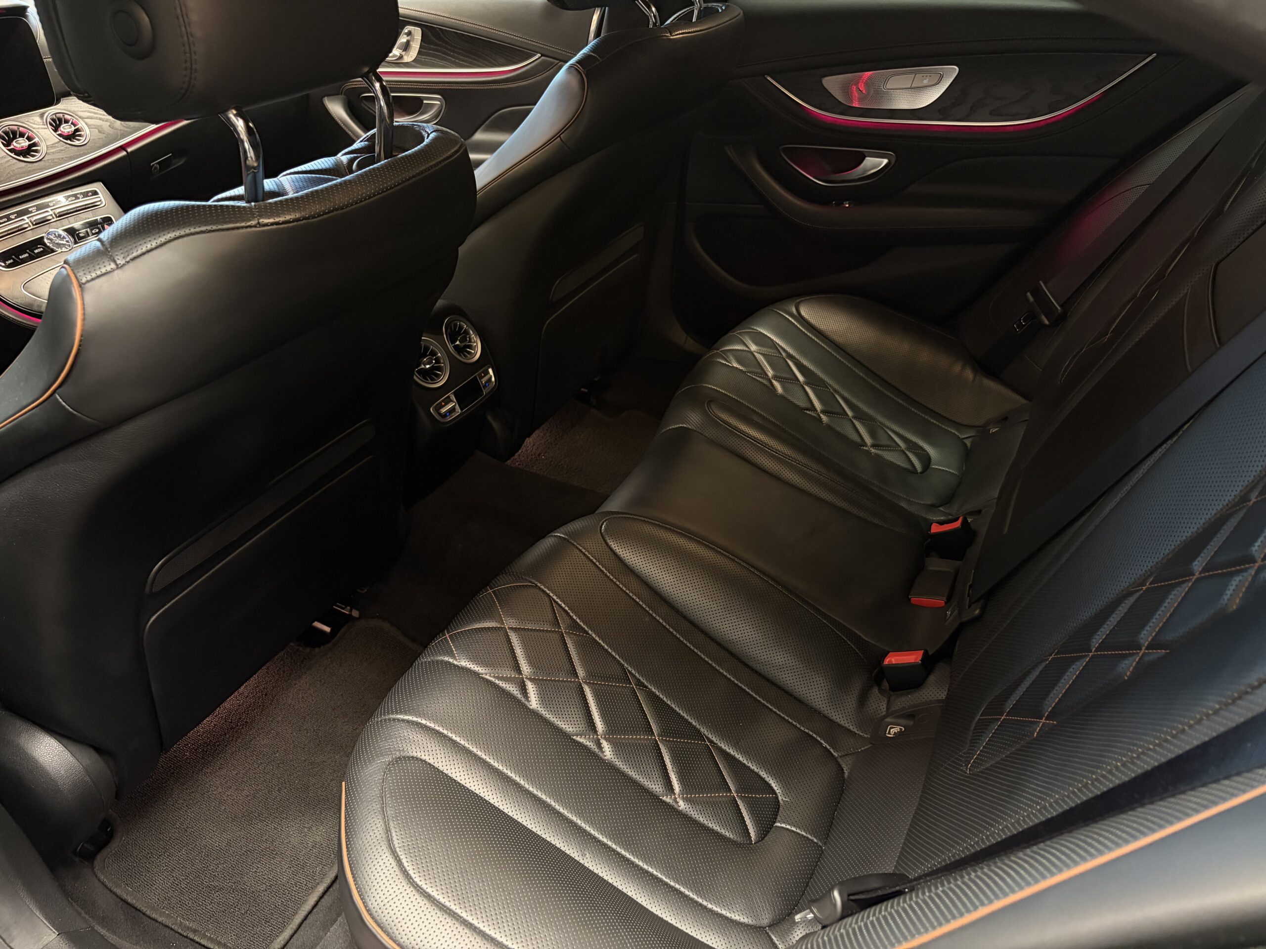 Car image 27