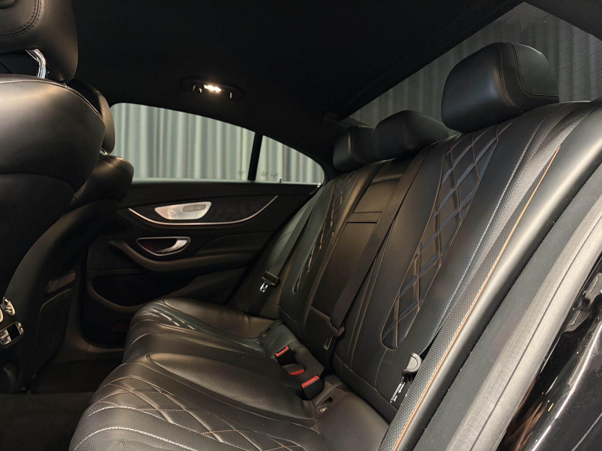 Car image 28
