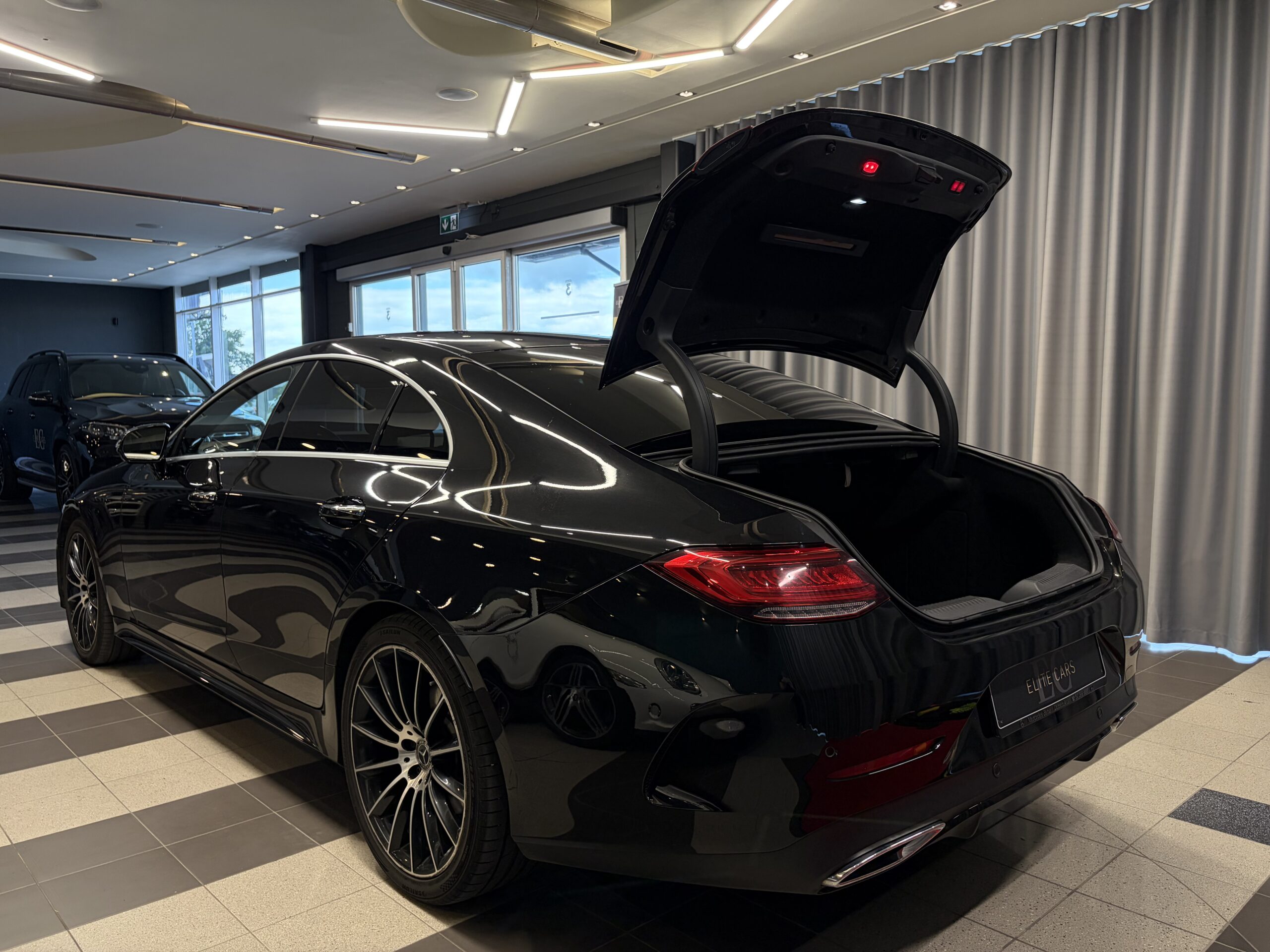 Car image 31