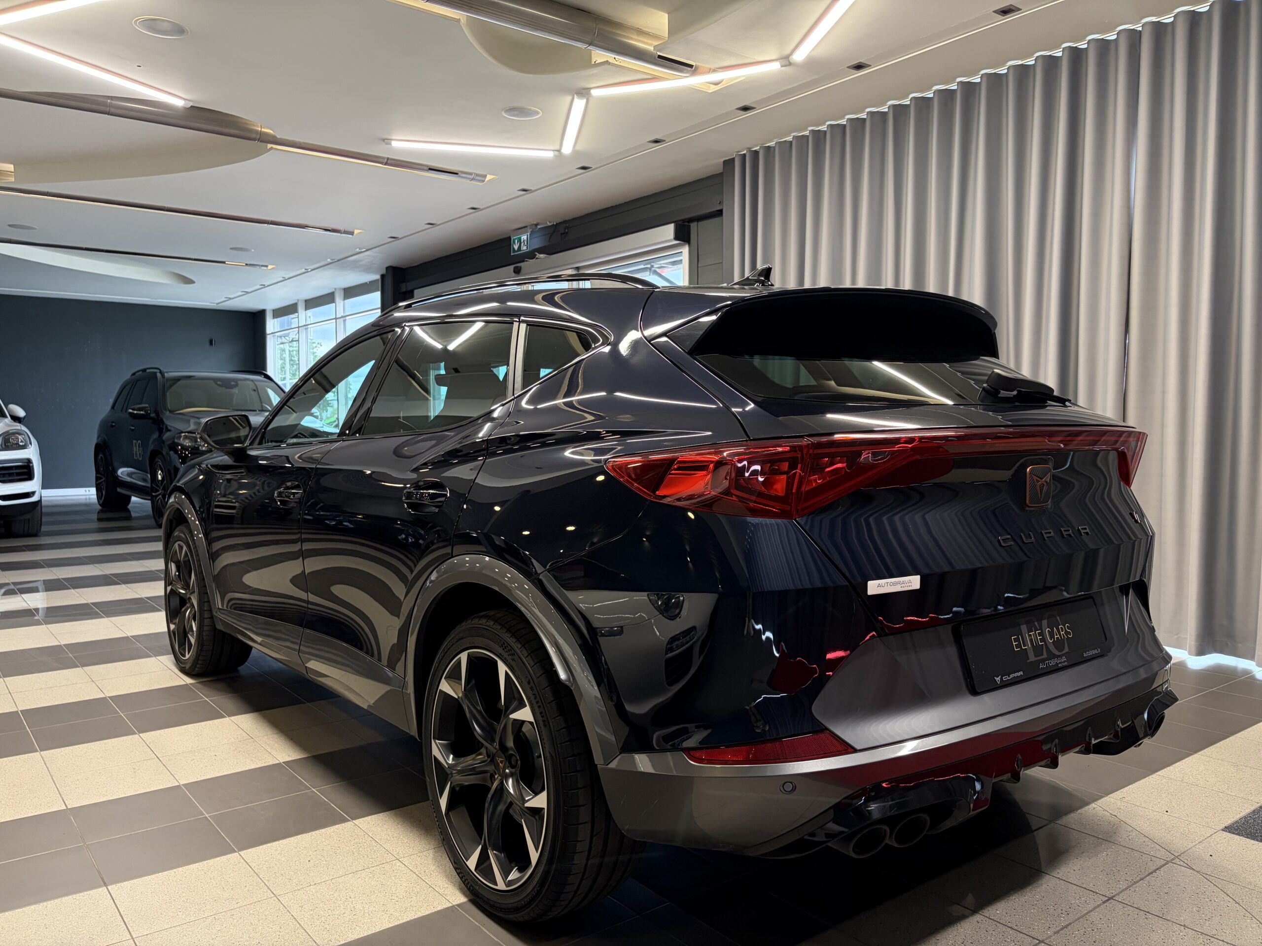 Car image 6