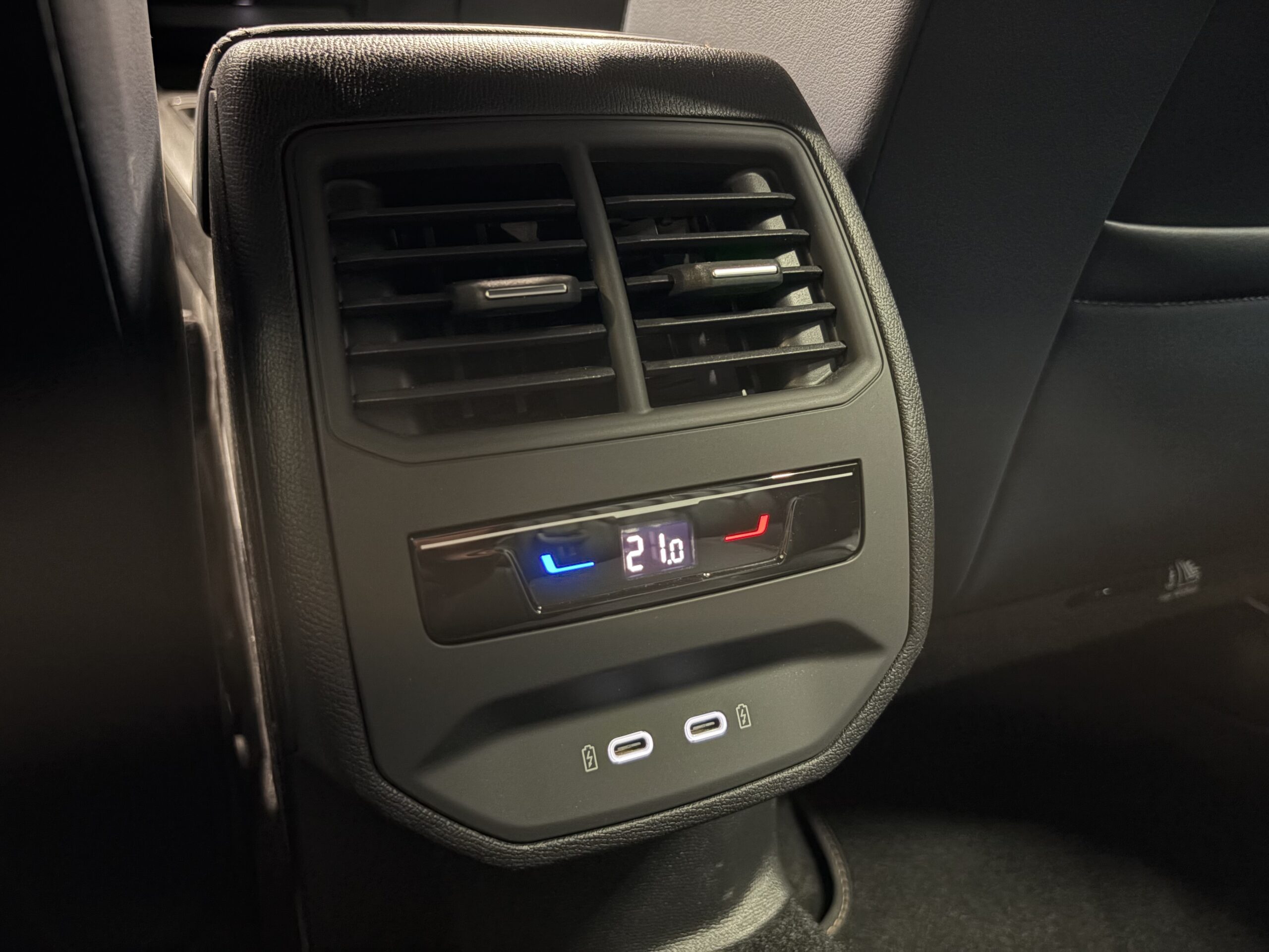 Car image 29