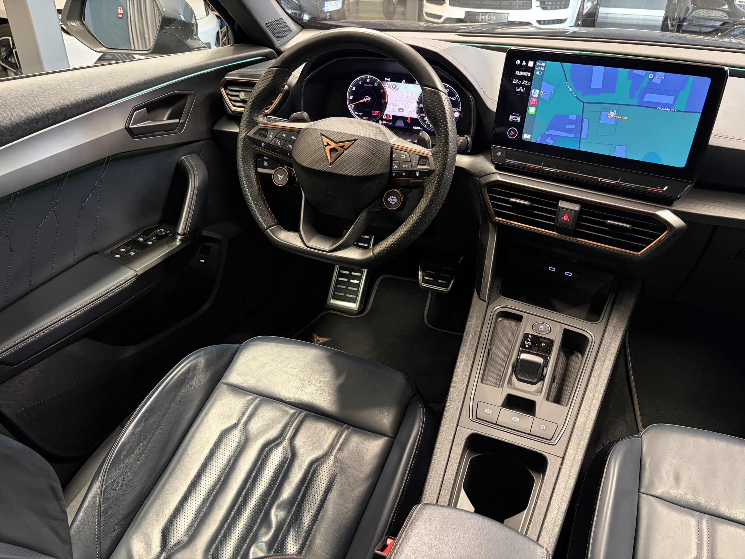 Car image 13