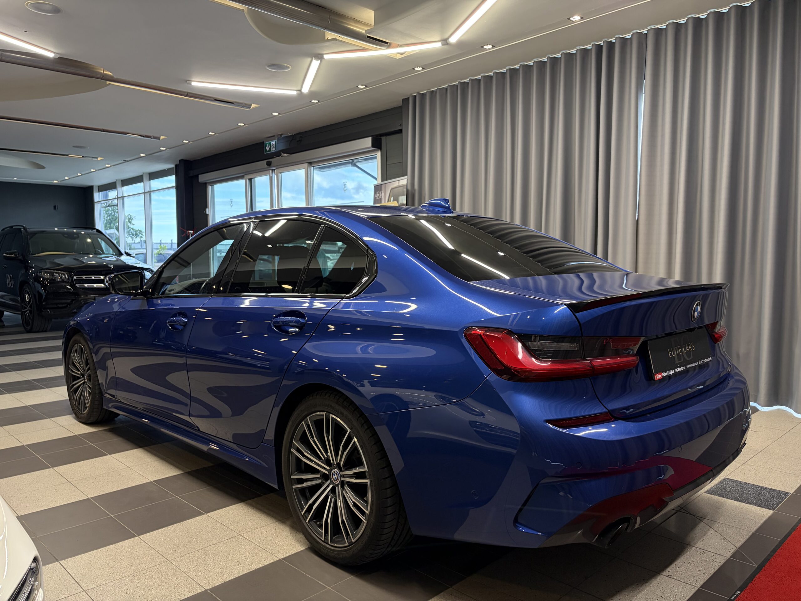 Car image 7