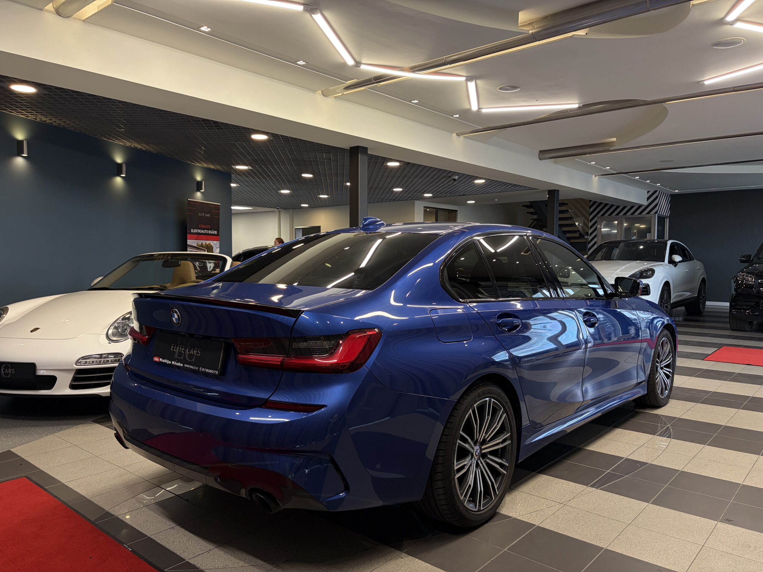 Car image 5