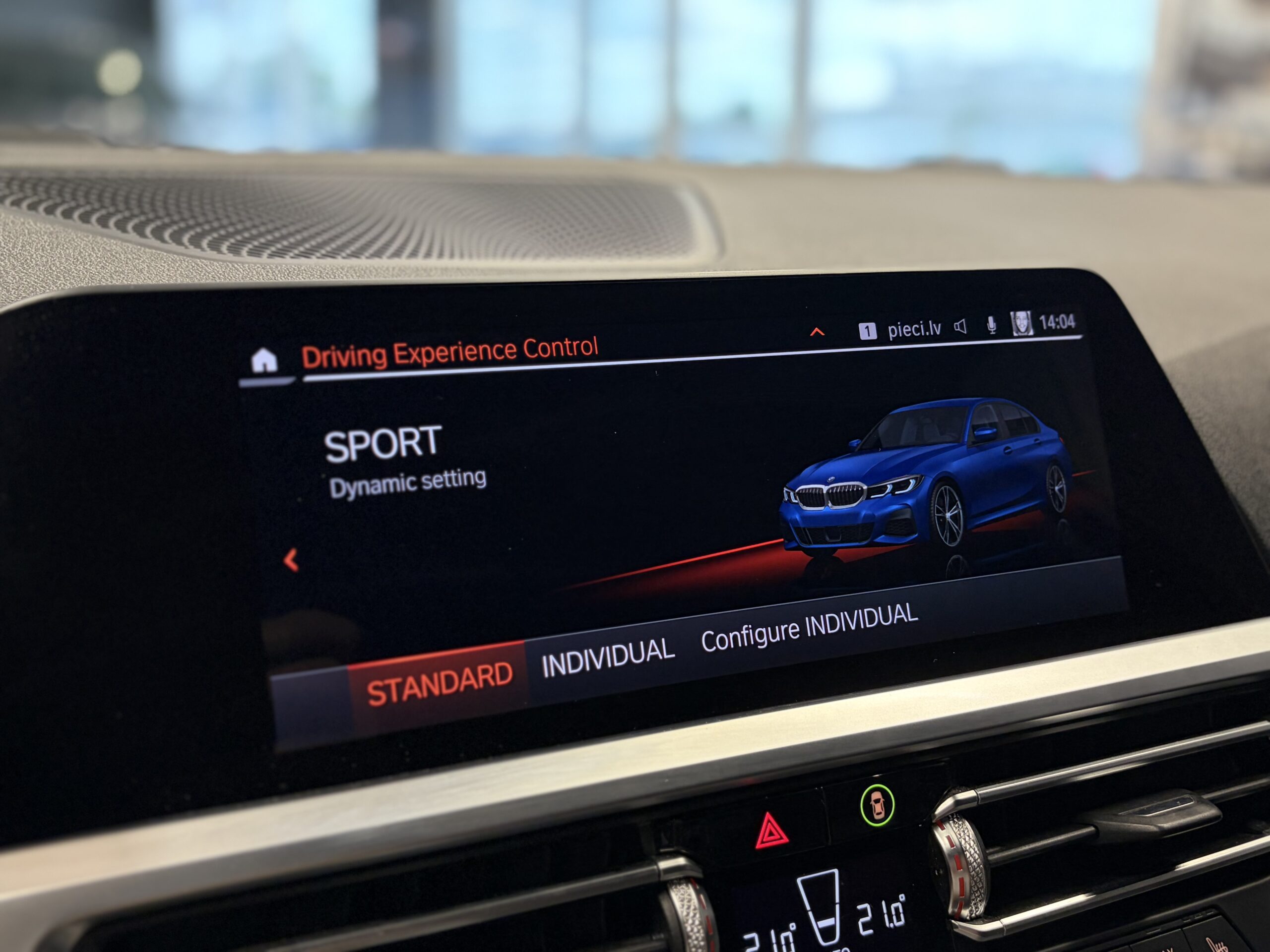 Car image 24